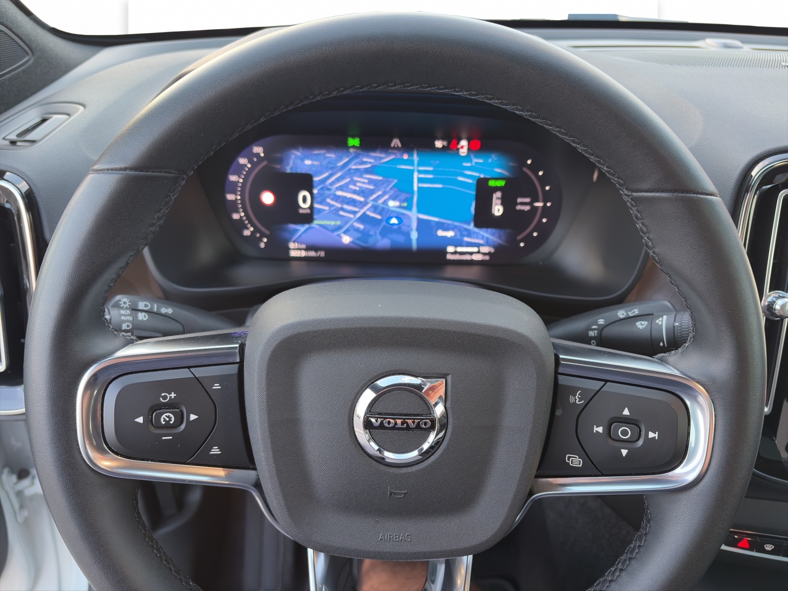 VOLVO C40 P8 Twin Recharge Ultimate AWD-image-14