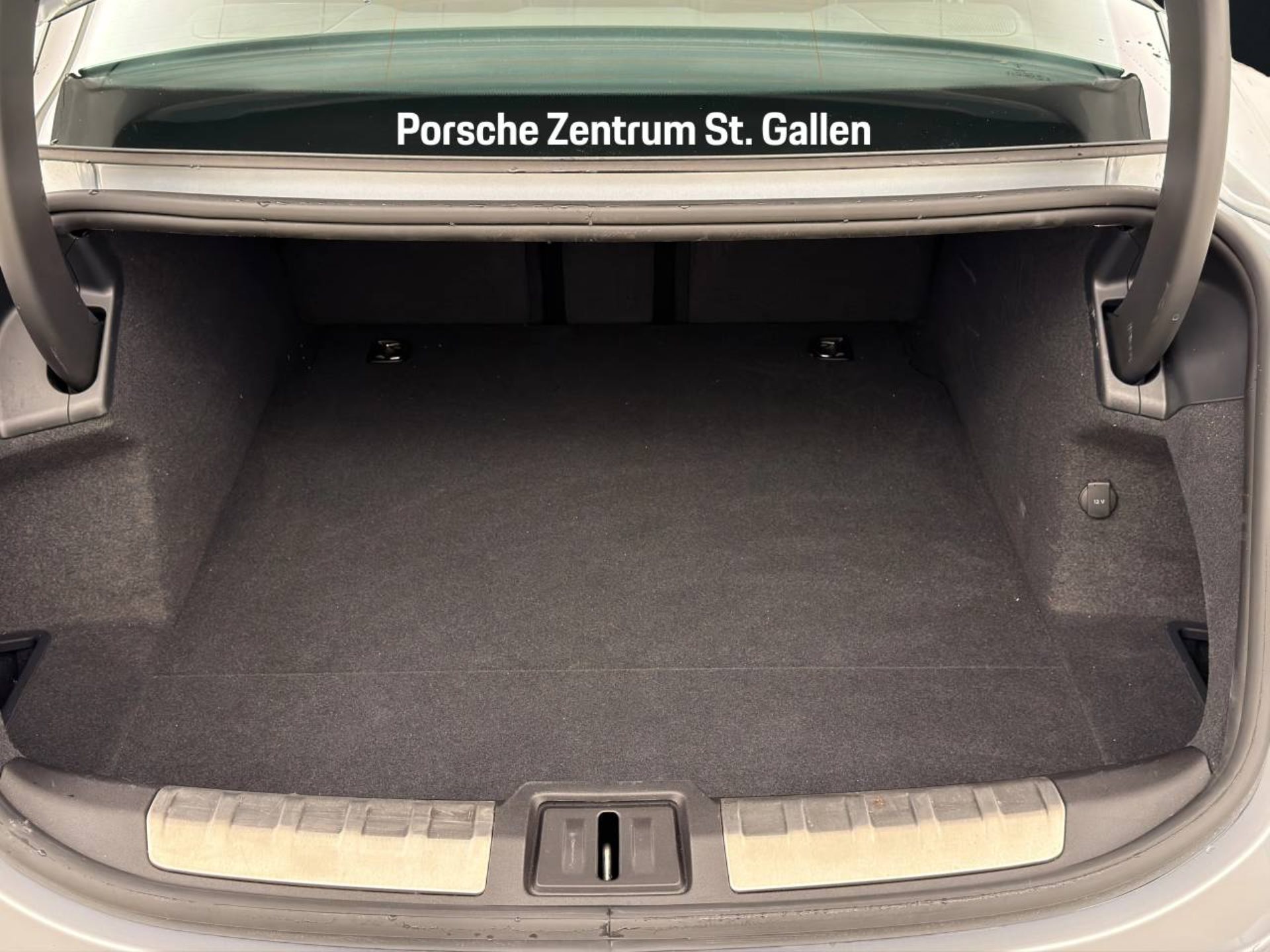 PORSCHE Taycan 4S-image-19