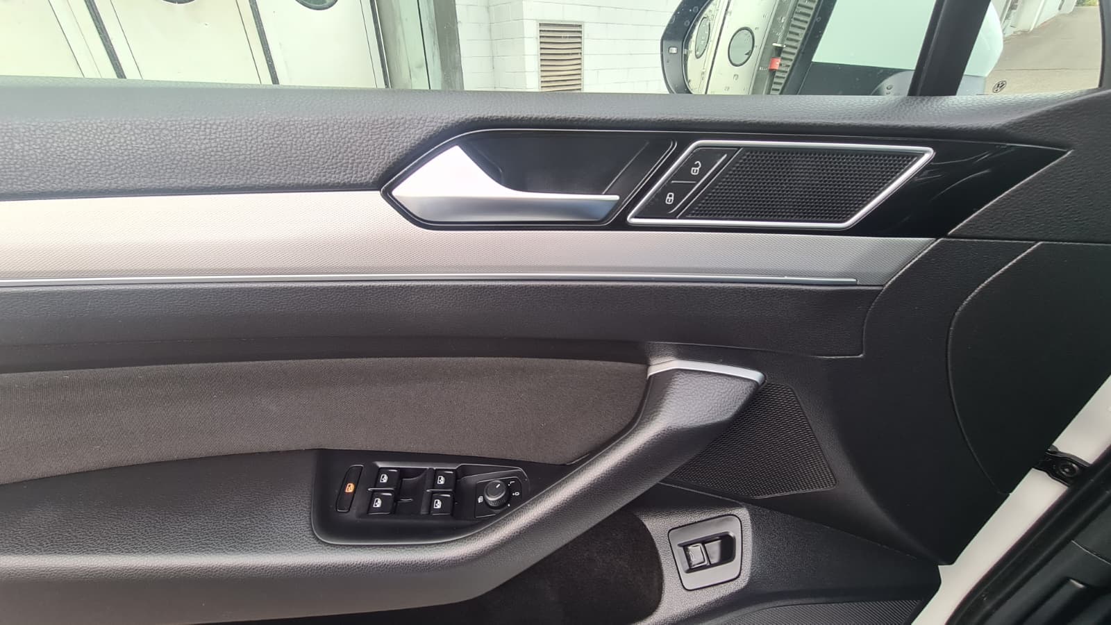 VW Passat Variant 2.0 TDI BMT Comfortline DSG 4Motion ** Gr-Navi ** RF-Kamera ** Abstandsregelsysteme ** Anh-Kupplung ** Ab MFK **-image-11