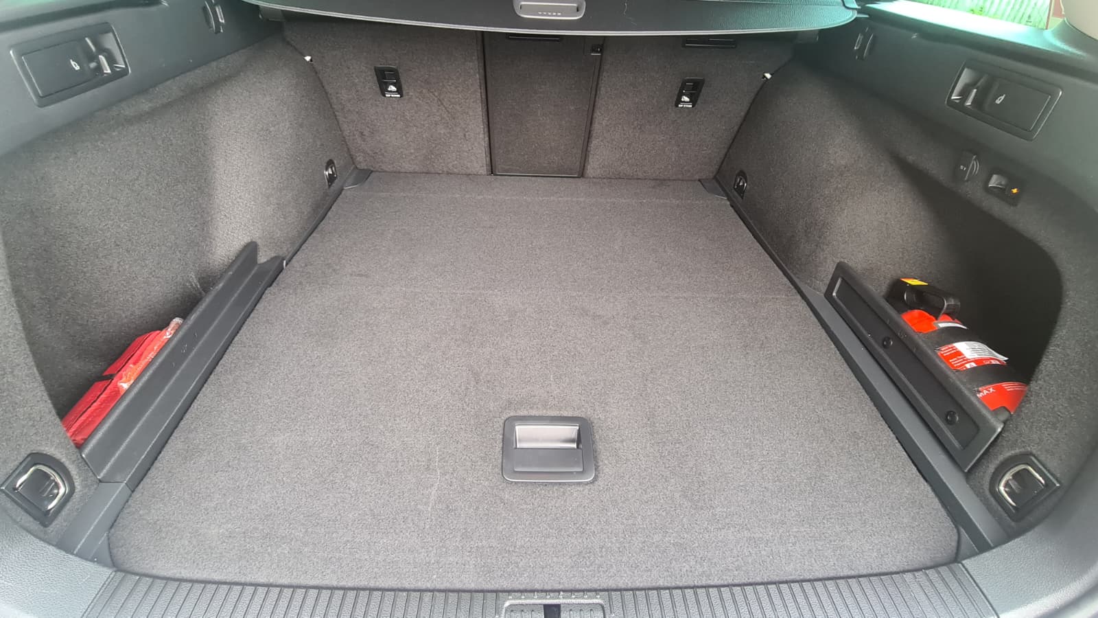 VW Passat Variant 2.0 TDI BMT Comfortline DSG 4Motion ** Gr-Navi ** RF-Kamera ** Abstandsregelsysteme ** Anh-Kupplung ** Ab MFK **-image-9