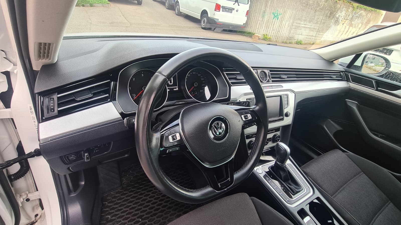 VW Passat Variant 2.0 TDI BMT Comfortline DSG 4Motion ** Gr-Navi ** RF-Kamera ** Abstandsregelsysteme ** Anh-Kupplung ** Ab MFK **-image-18