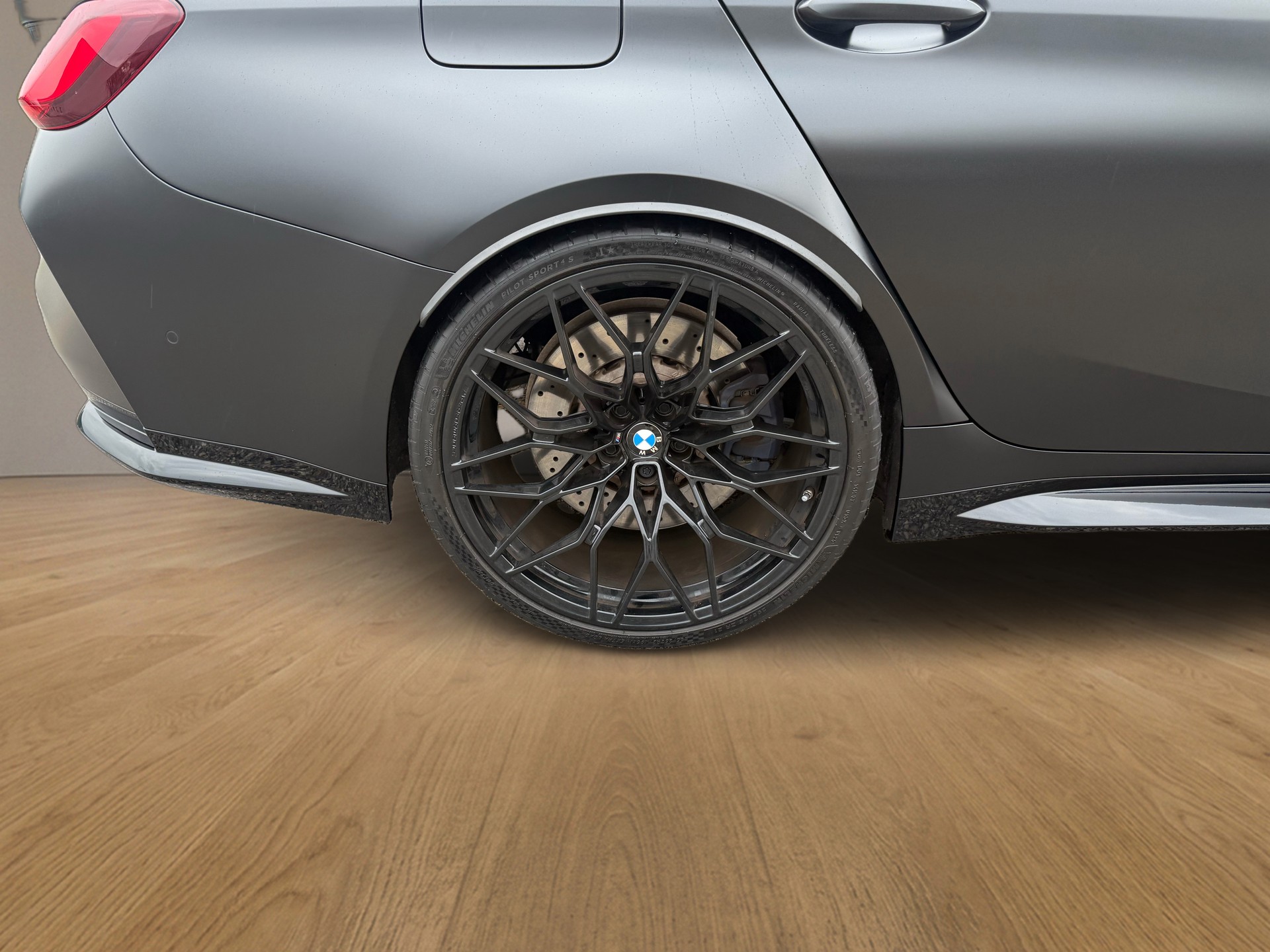 BMW M3 Touring xDrive Competition M-image-10