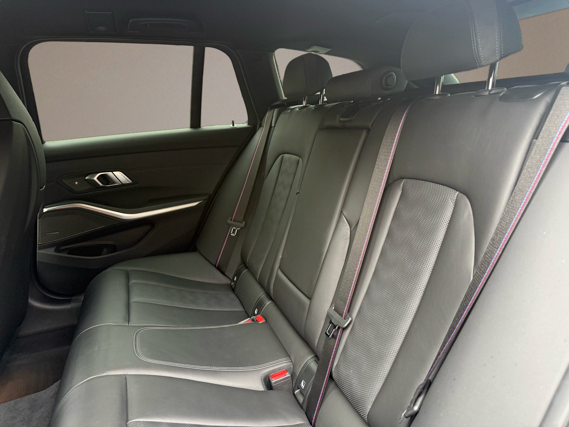 BMW M3 Touring xDrive Competition M-image-15