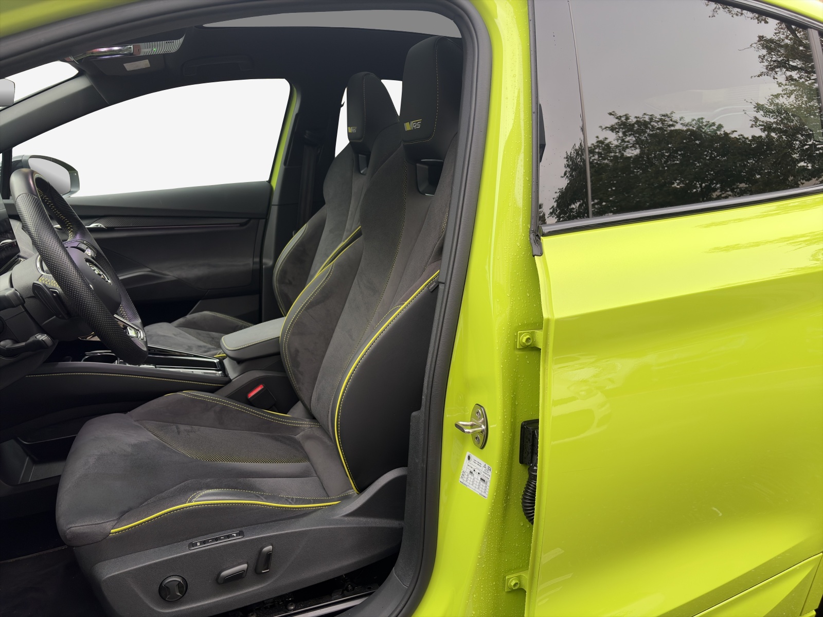 SKODA Enyaq Coupé RS iV 80 4x4-image-7