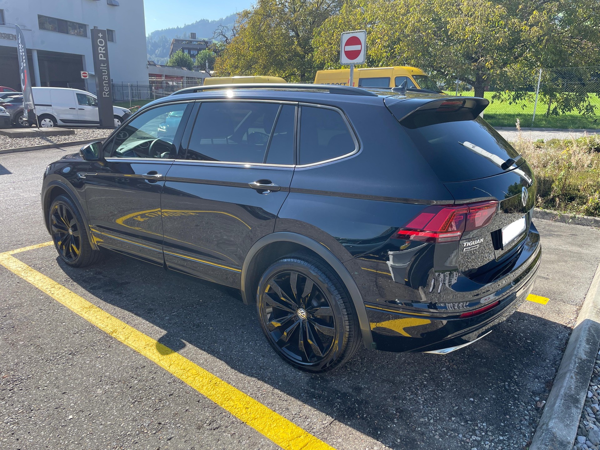 VW Tiguan Allspace 2.0 TSI Highline DSG 4-motion-image-1