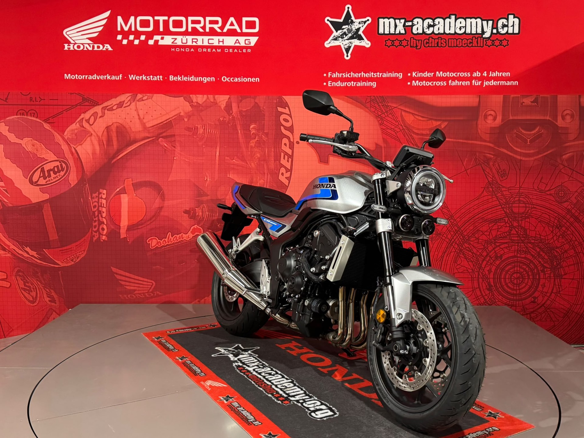 HONDA CB1000F *Neufahrzeug* **Wolf Silver Metallic - Blue Stripe**-image-8