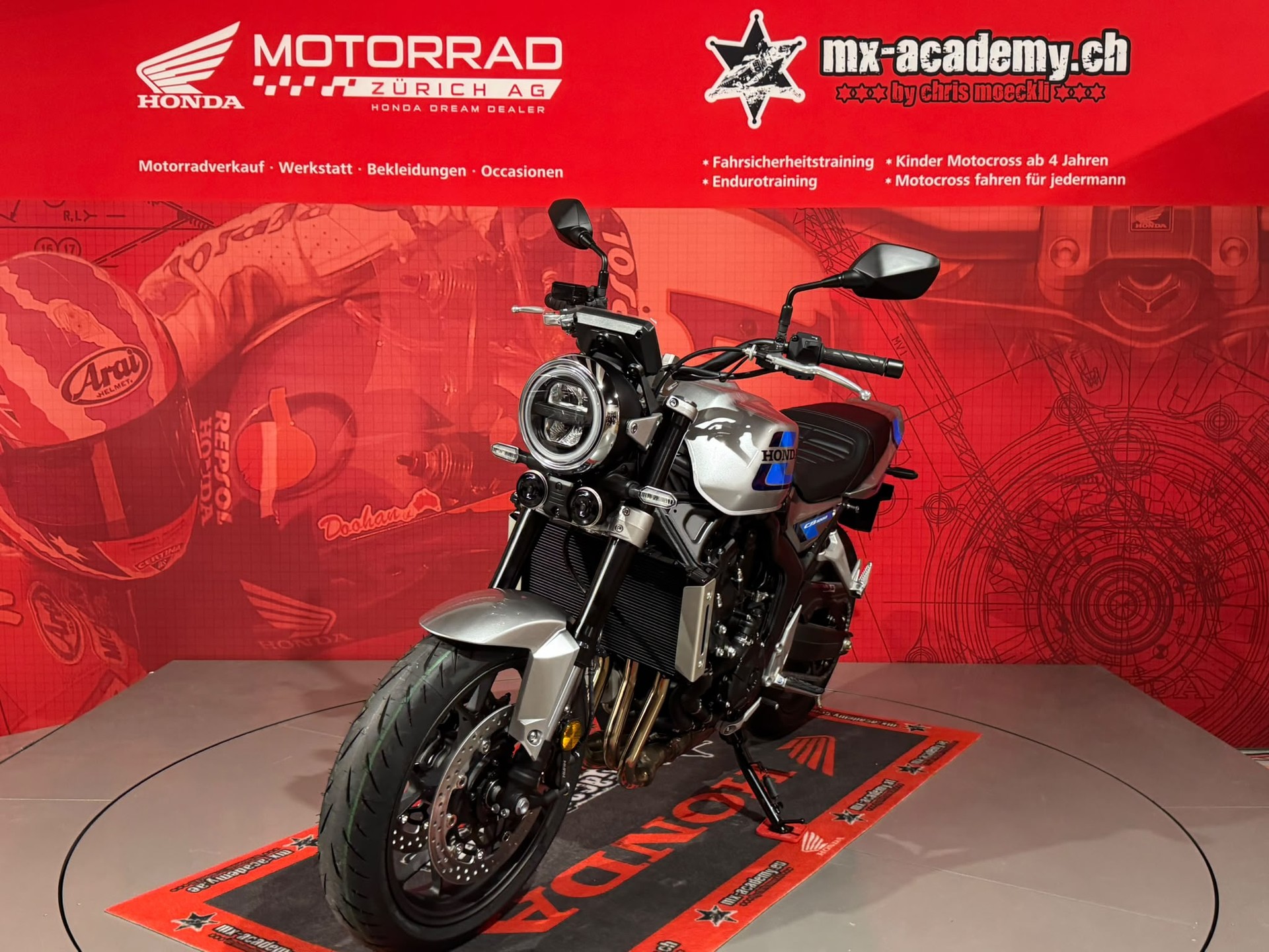 HONDA CB1000F *Neufahrzeug* **Wolf Silver Metallic - Blue Stripe**-image-6