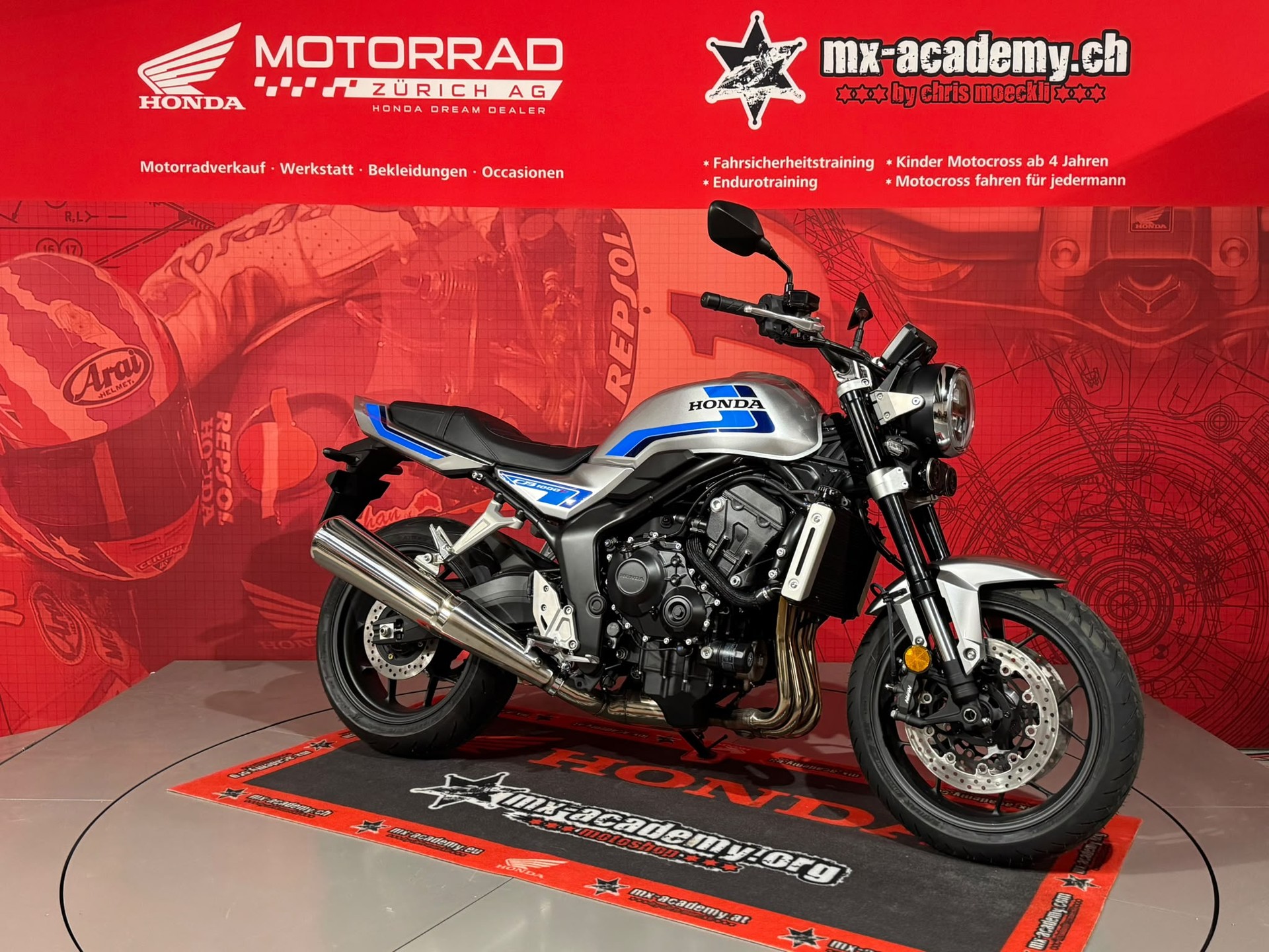 HONDA CB1000F *Neufahrzeug* **Wolf Silver Metallic - Blue Stripe**-showroom-element-2