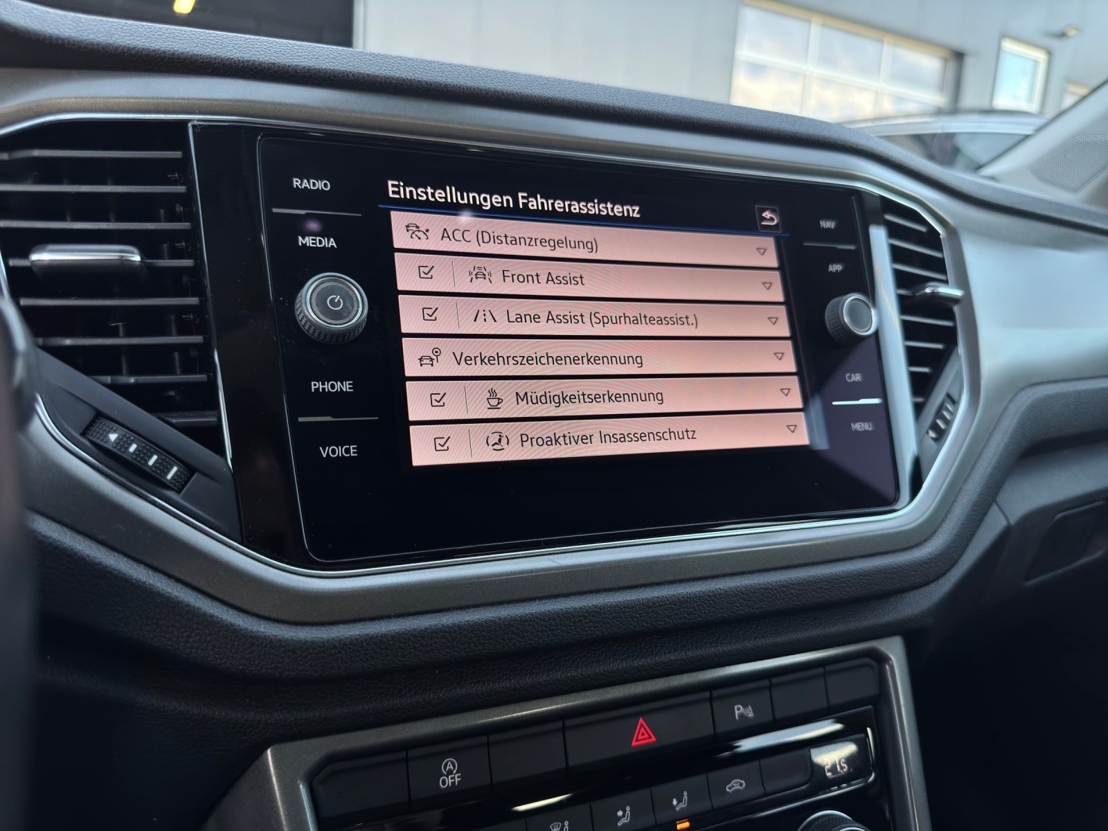 VW T-Roc 2.0 TDI SCR Advance DSG 4Motion *Apple CarPlay/Android Auto*Tempomat ACC*DAB+ uvm.*-image-18