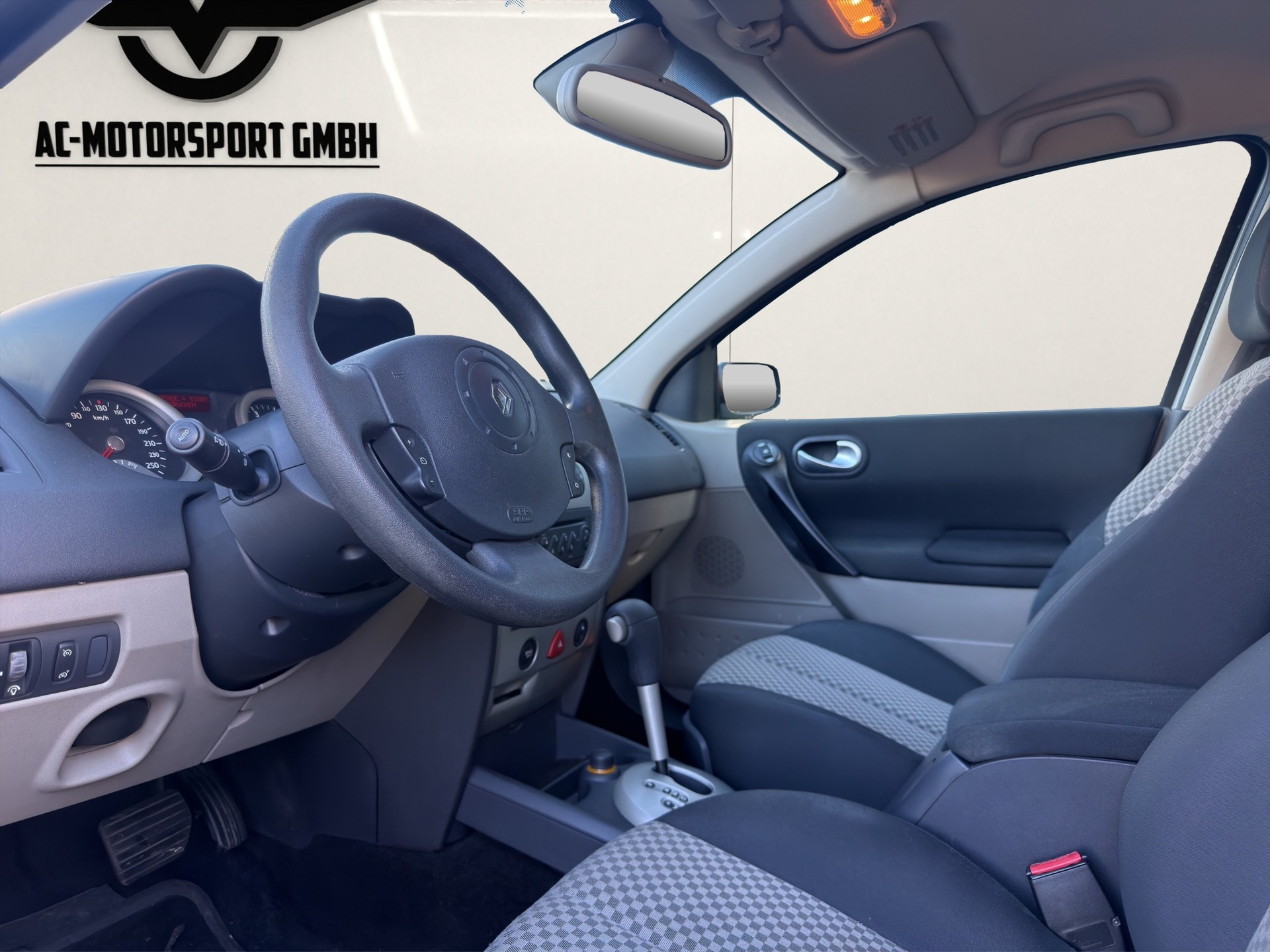 RENAULT Mégane Break 1.6 16V Expression-image-14