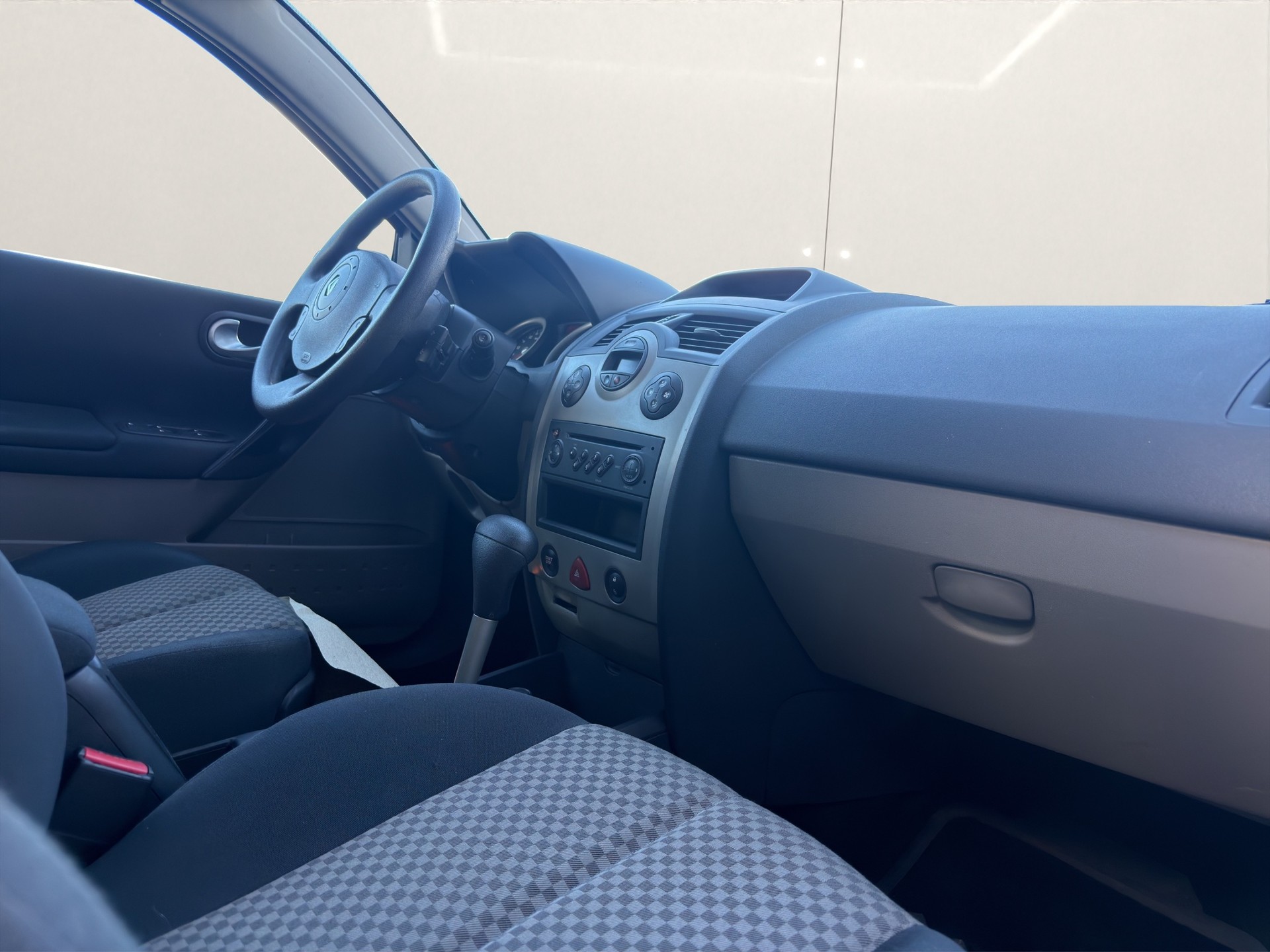 RENAULT Mégane Break 1.6 16V Expression-image-15