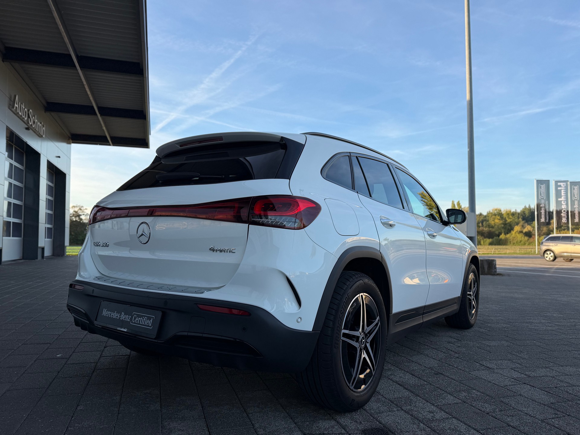 MERCEDES-BENZ EQA 350 AMG Line 4Matic-image-2