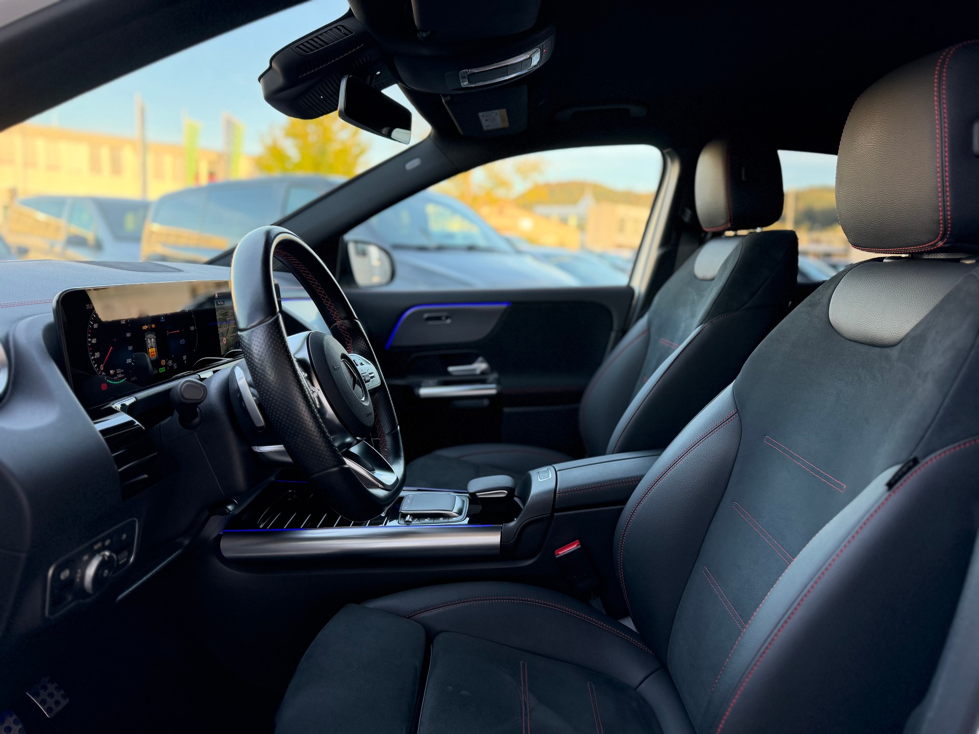 MERCEDES-BENZ EQA 350 AMG Line 4Matic-image-5