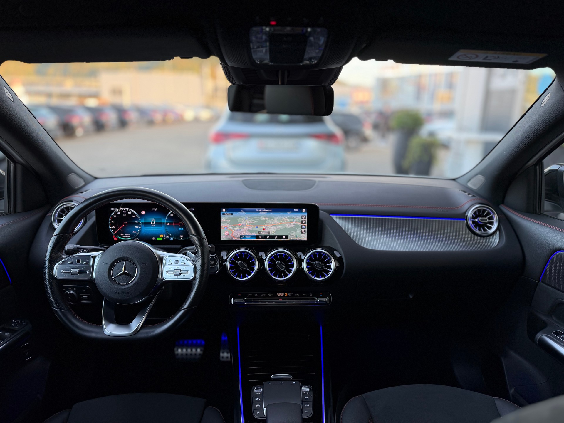 MERCEDES-BENZ EQA 350 AMG Line 4Matic-image-4