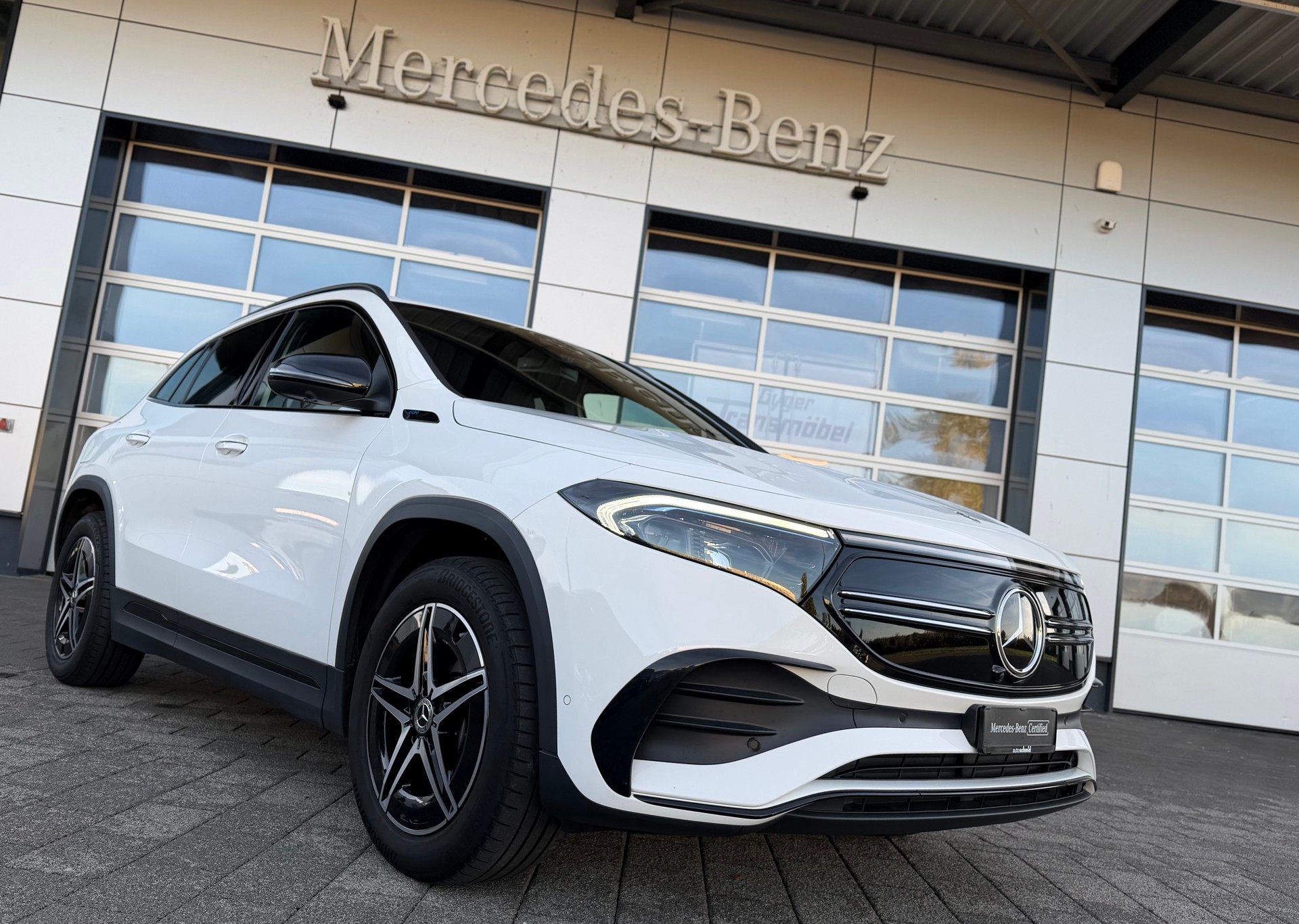 MERCEDES-BENZ EQA 350 AMG Line 4Matic-image-0