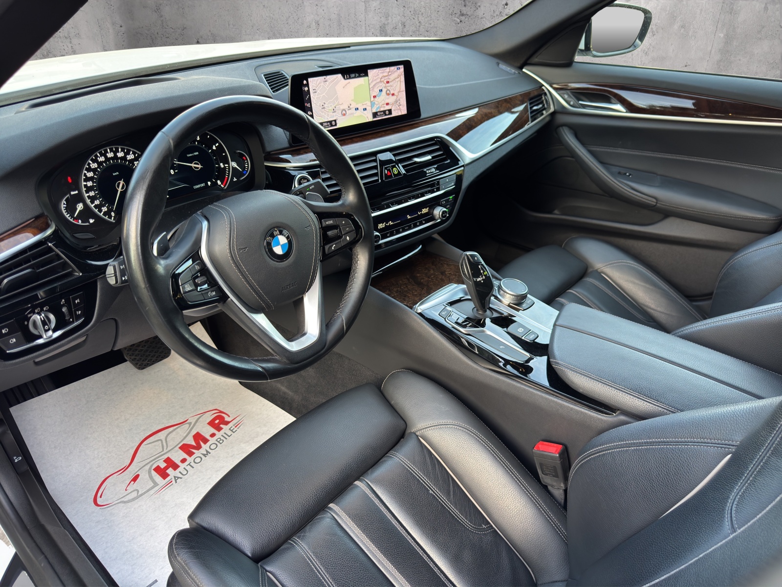 BMW 520d xDrive Sport Line Steptronic-image-8
