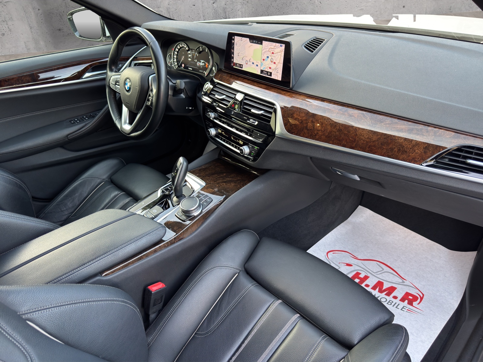BMW 520d xDrive Sport Line Steptronic-image-10