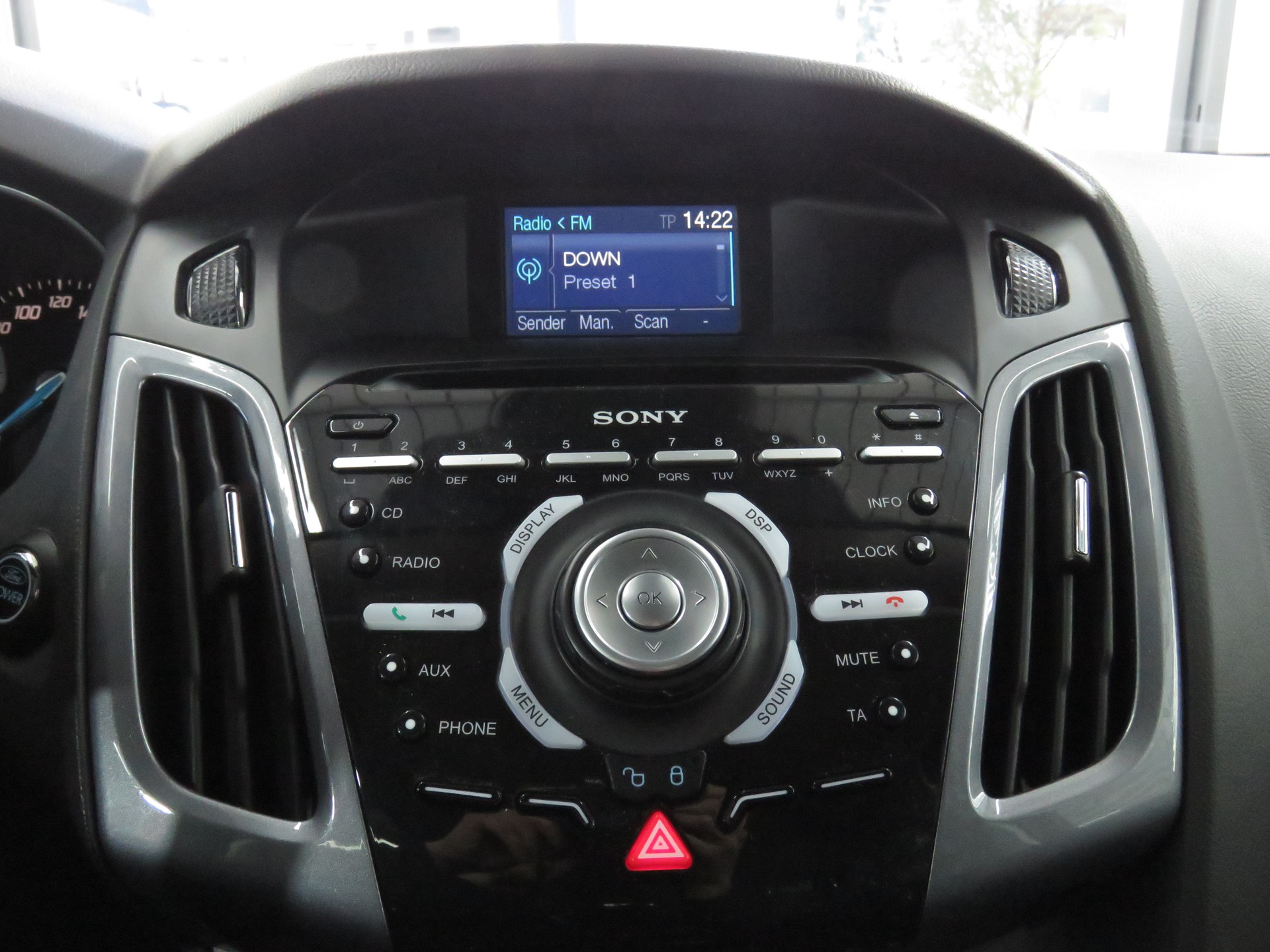 FORD Focus 1.6 SCTi Titanium-image-16