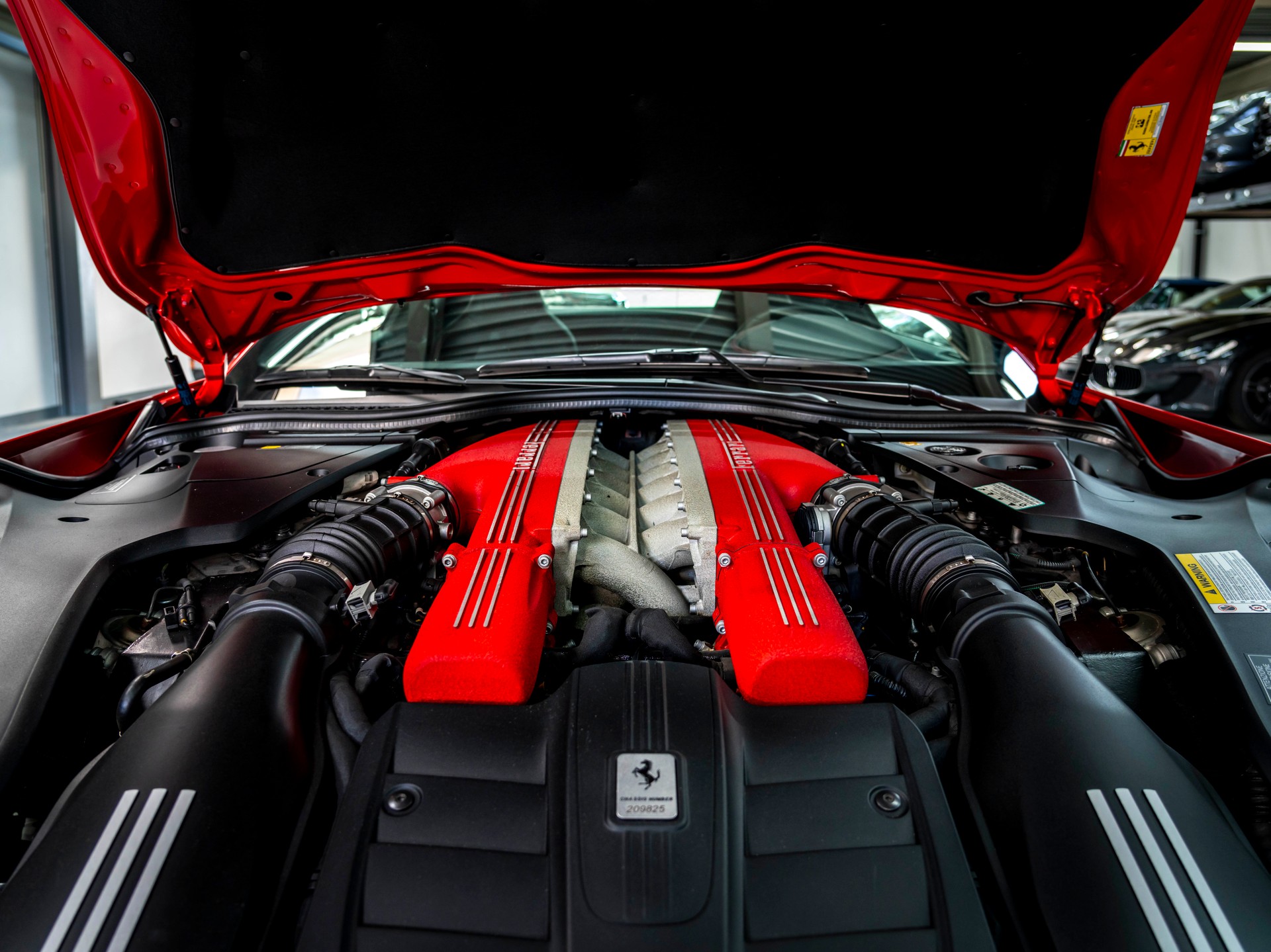 FERRARI F12 Berlinetta-image-3