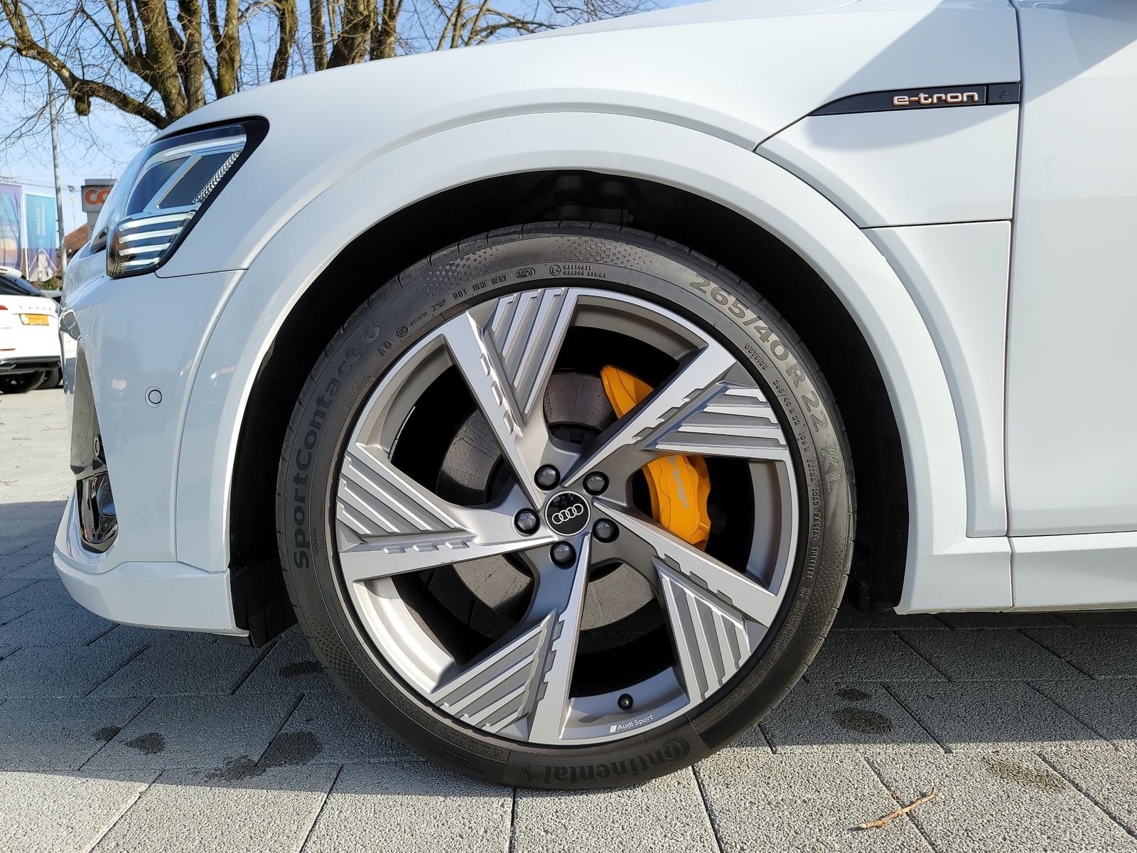 AUDI e-tron 55 Sportback S Line quattro-image-13