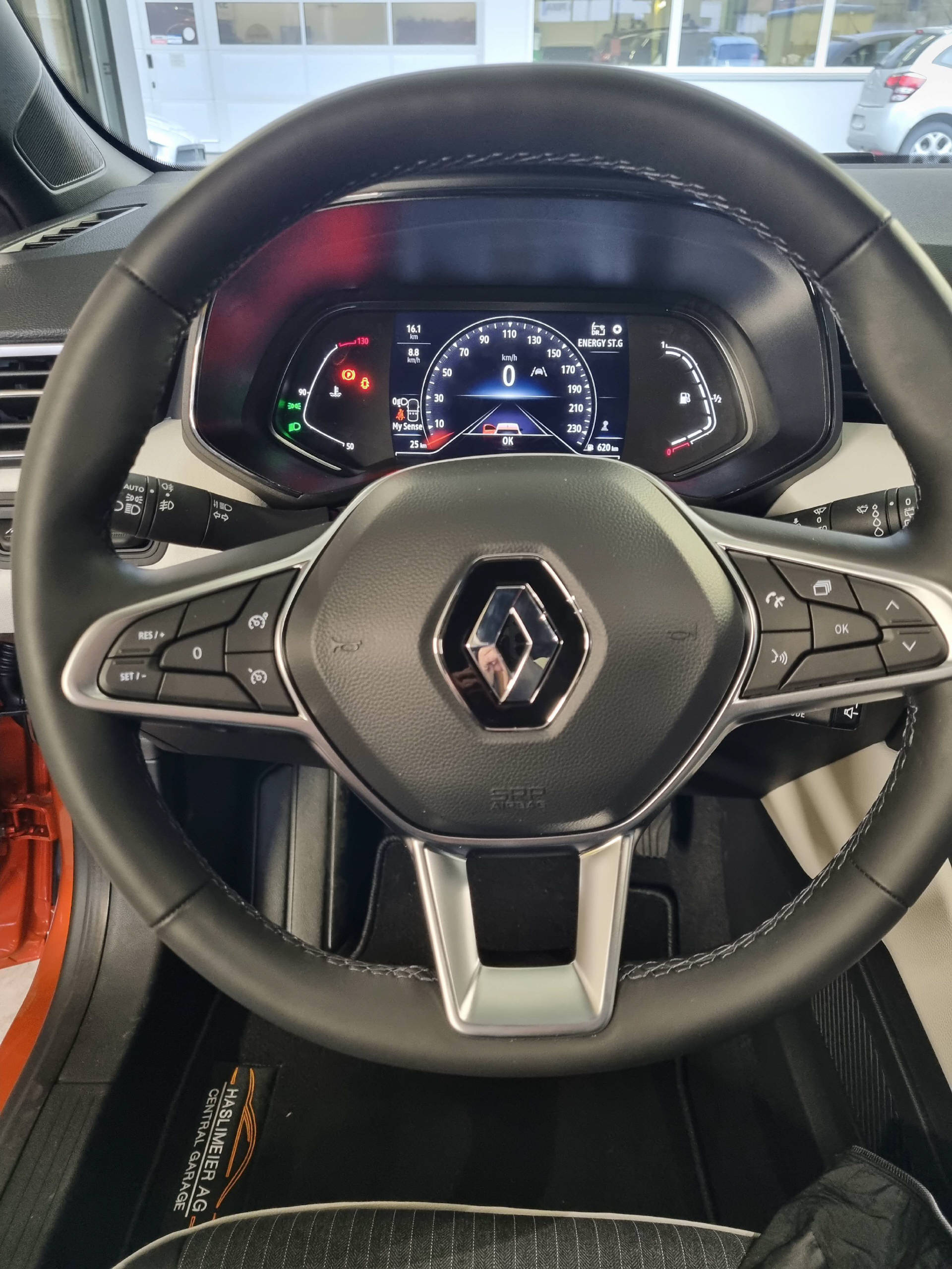 RENAULT Clio 1.3 TCe techno-image-8
