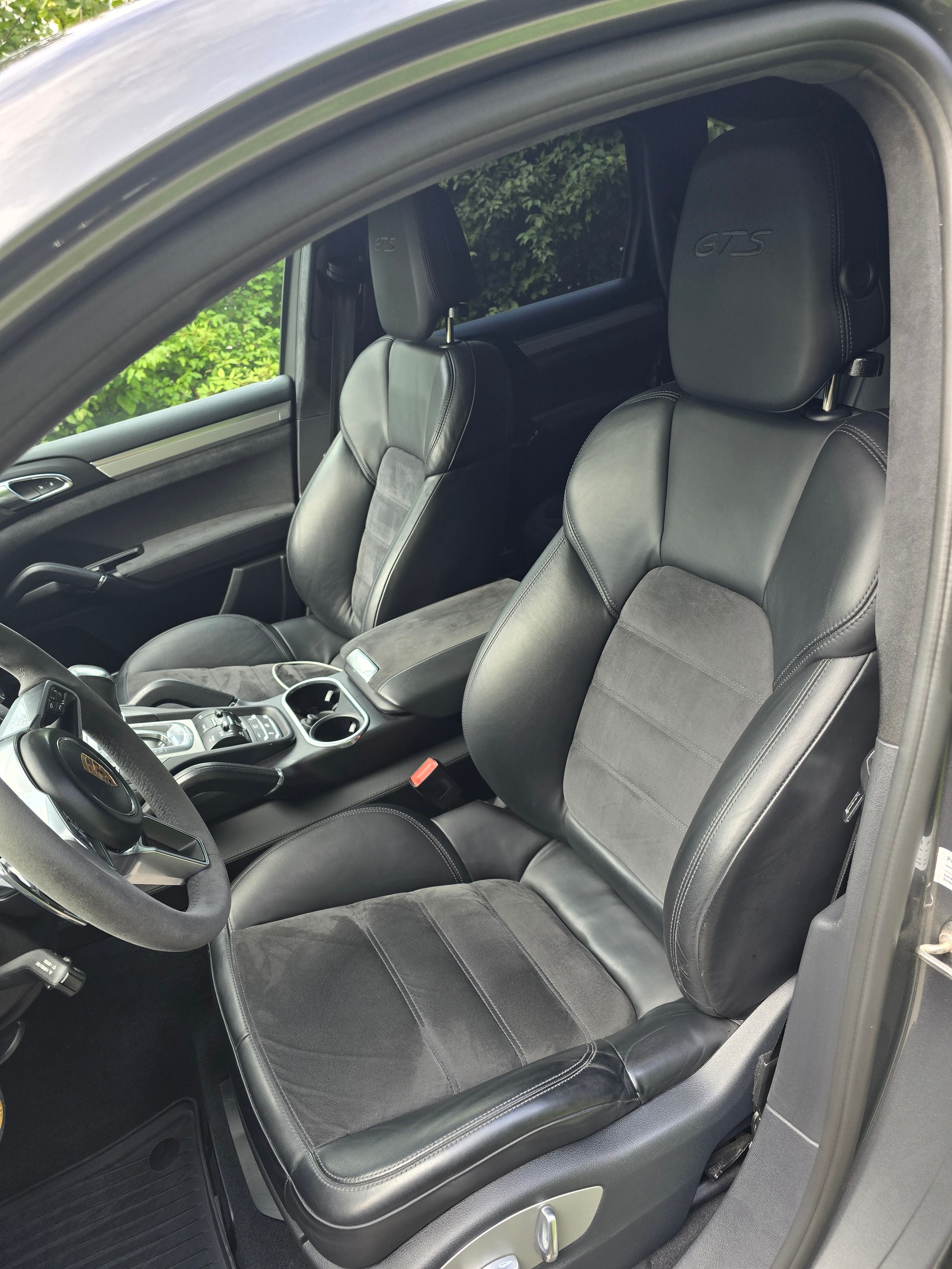 PORSCHE Cayenne GTS-image-11
