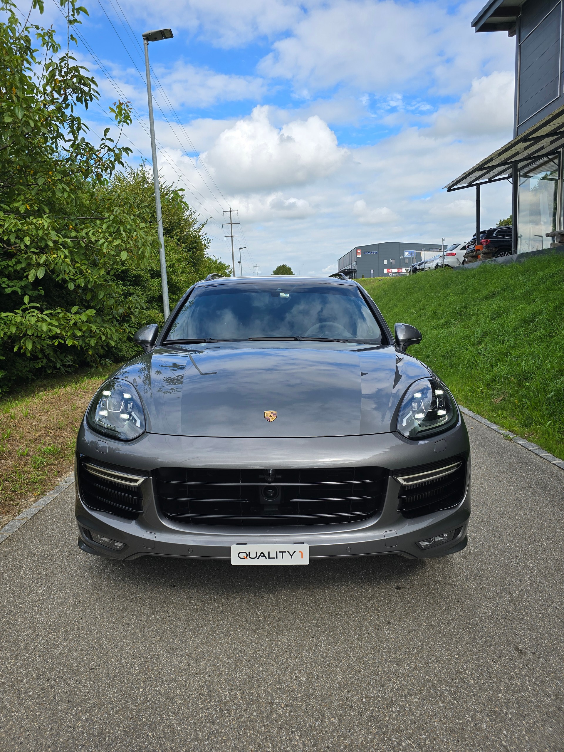 PORSCHE Cayenne GTS-image-2