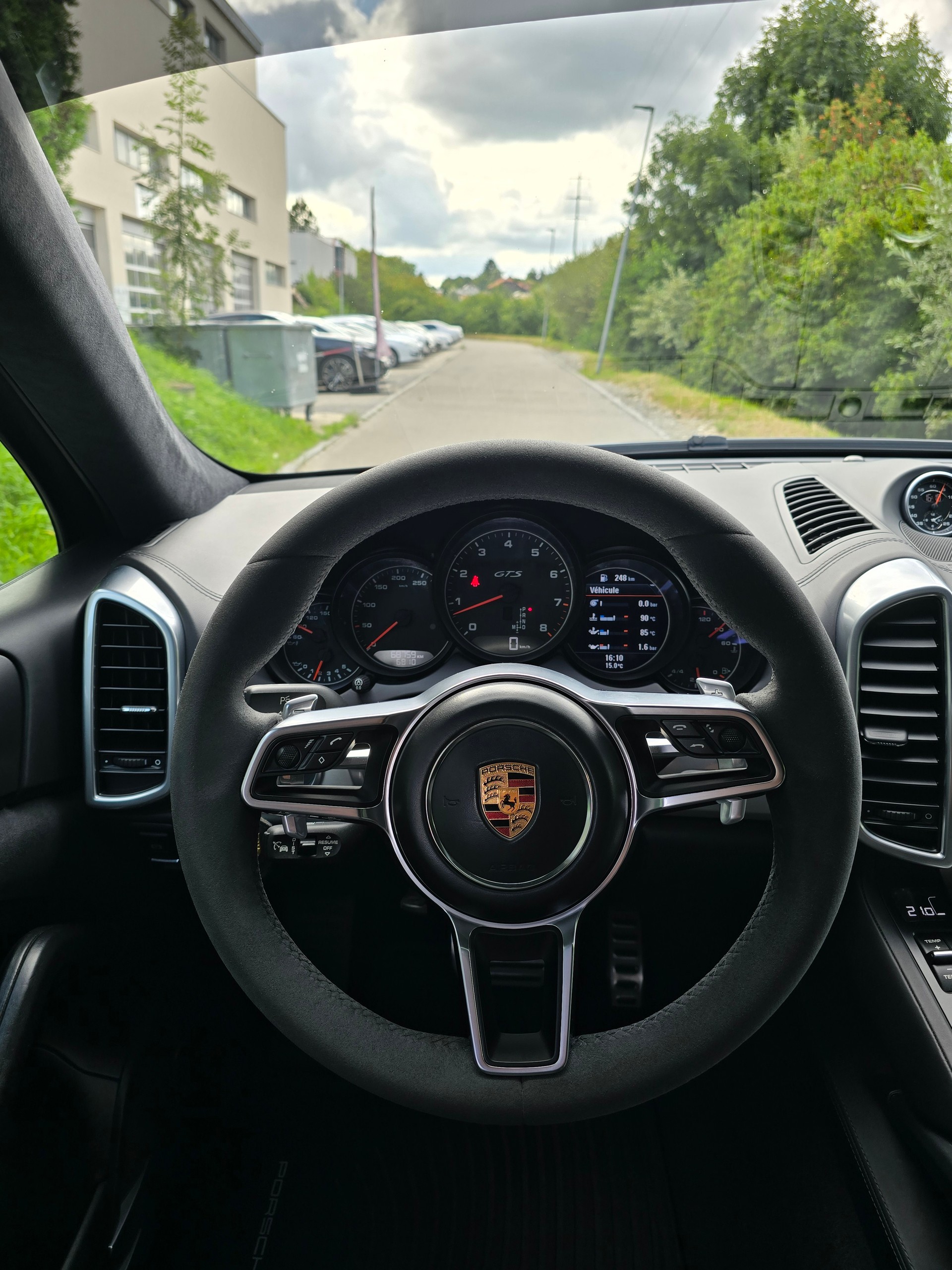 PORSCHE Cayenne GTS-image-10