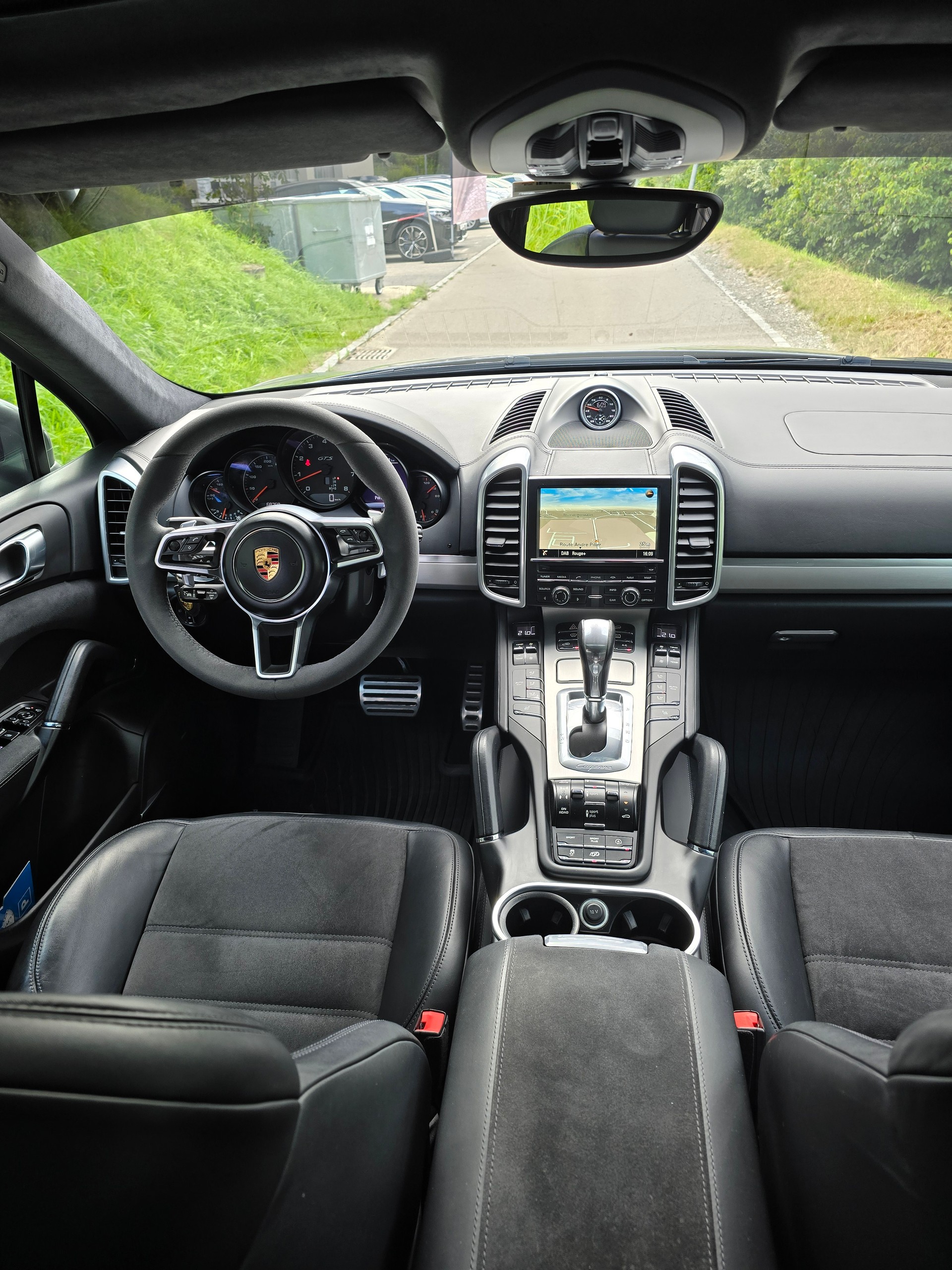 PORSCHE Cayenne GTS-image-9