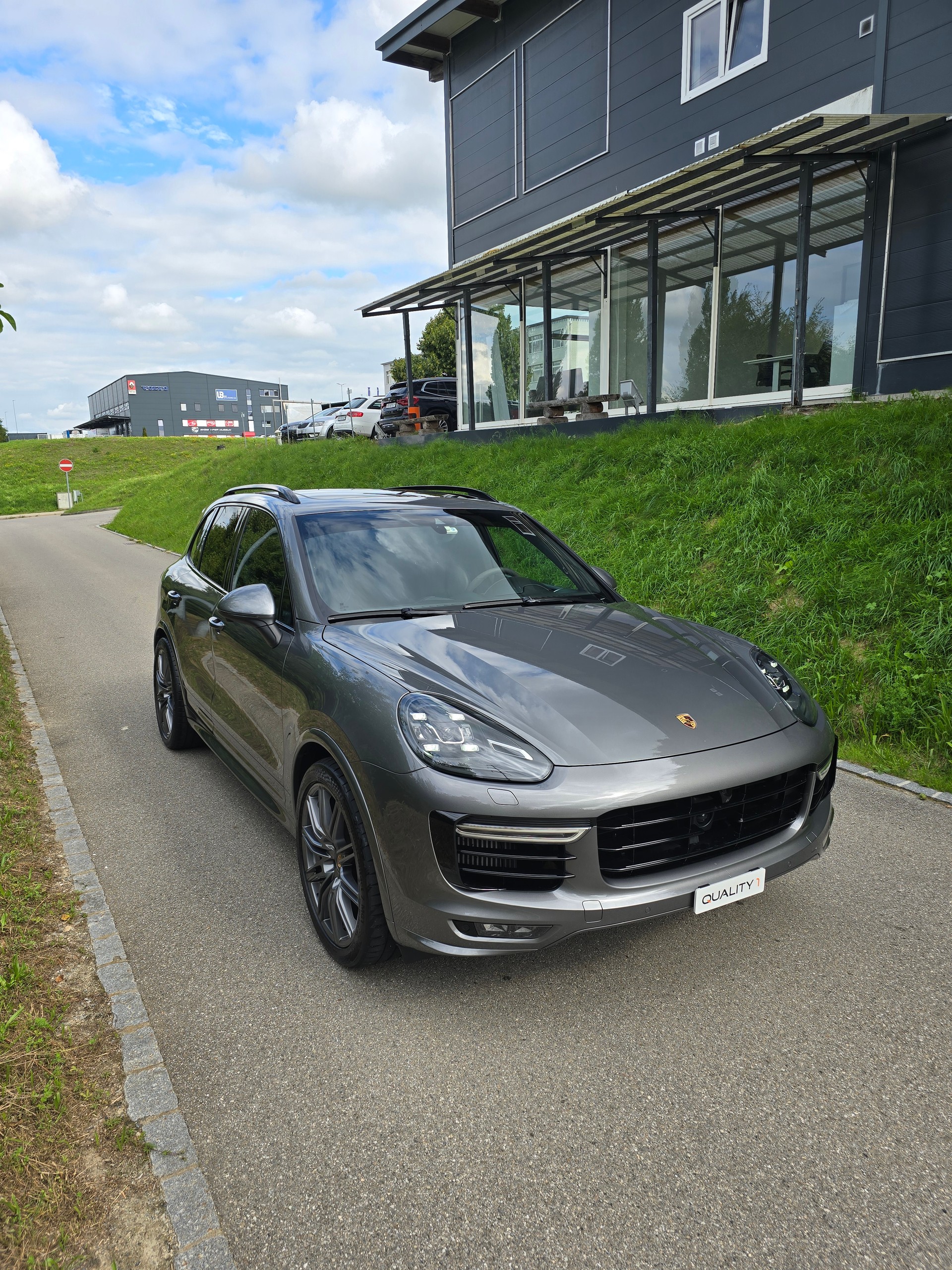 PORSCHE Cayenne GTS-image-1