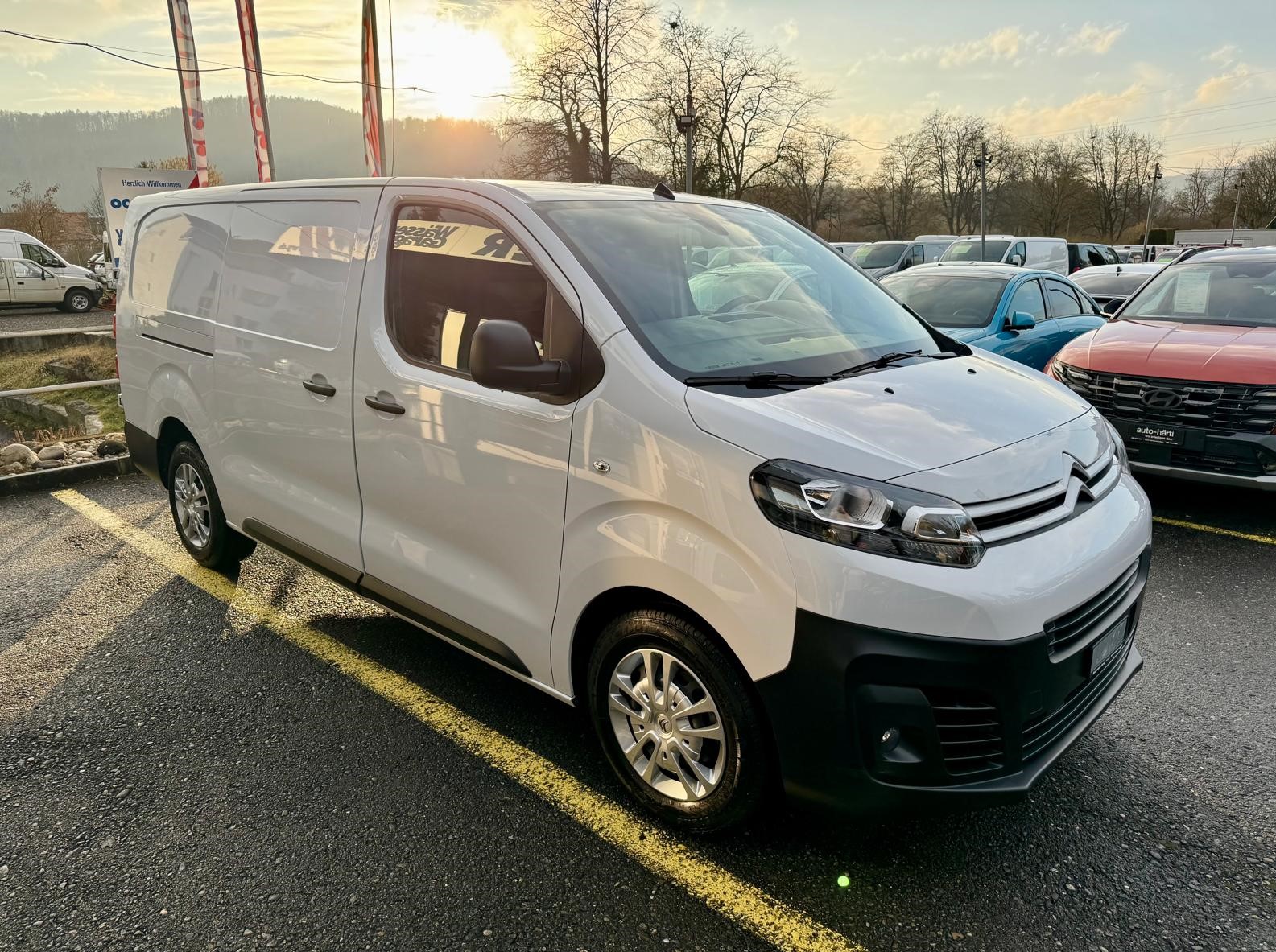 CITROEN Jumpy HDi140 XL 2.0 L2 AT-image-10
