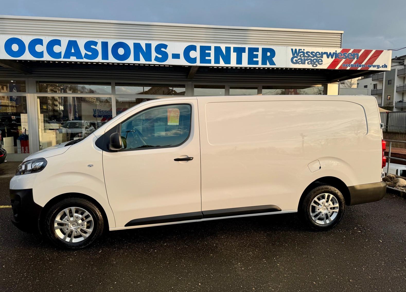 CITROEN Jumpy HDi140 XL 2.0 L2 AT-image-13
