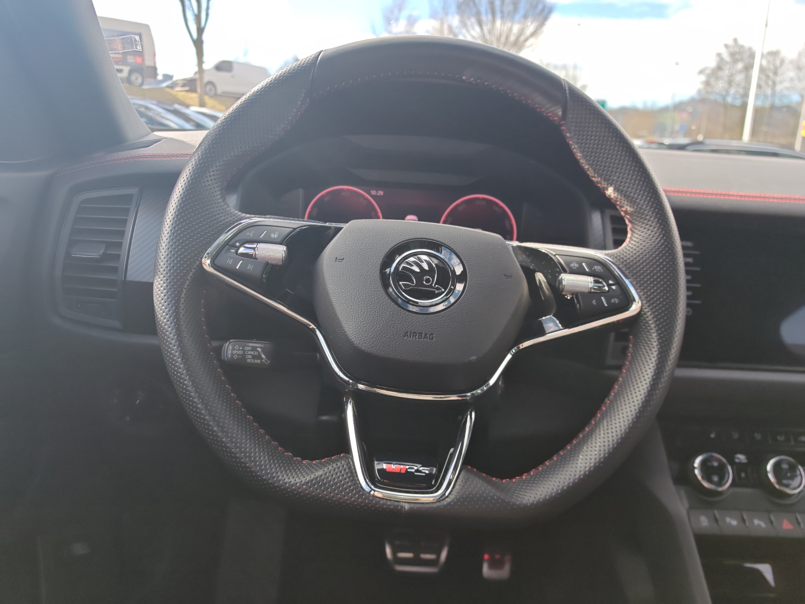 SKODA Kodiaq 2.0 TSI 4x4 RS-image-6