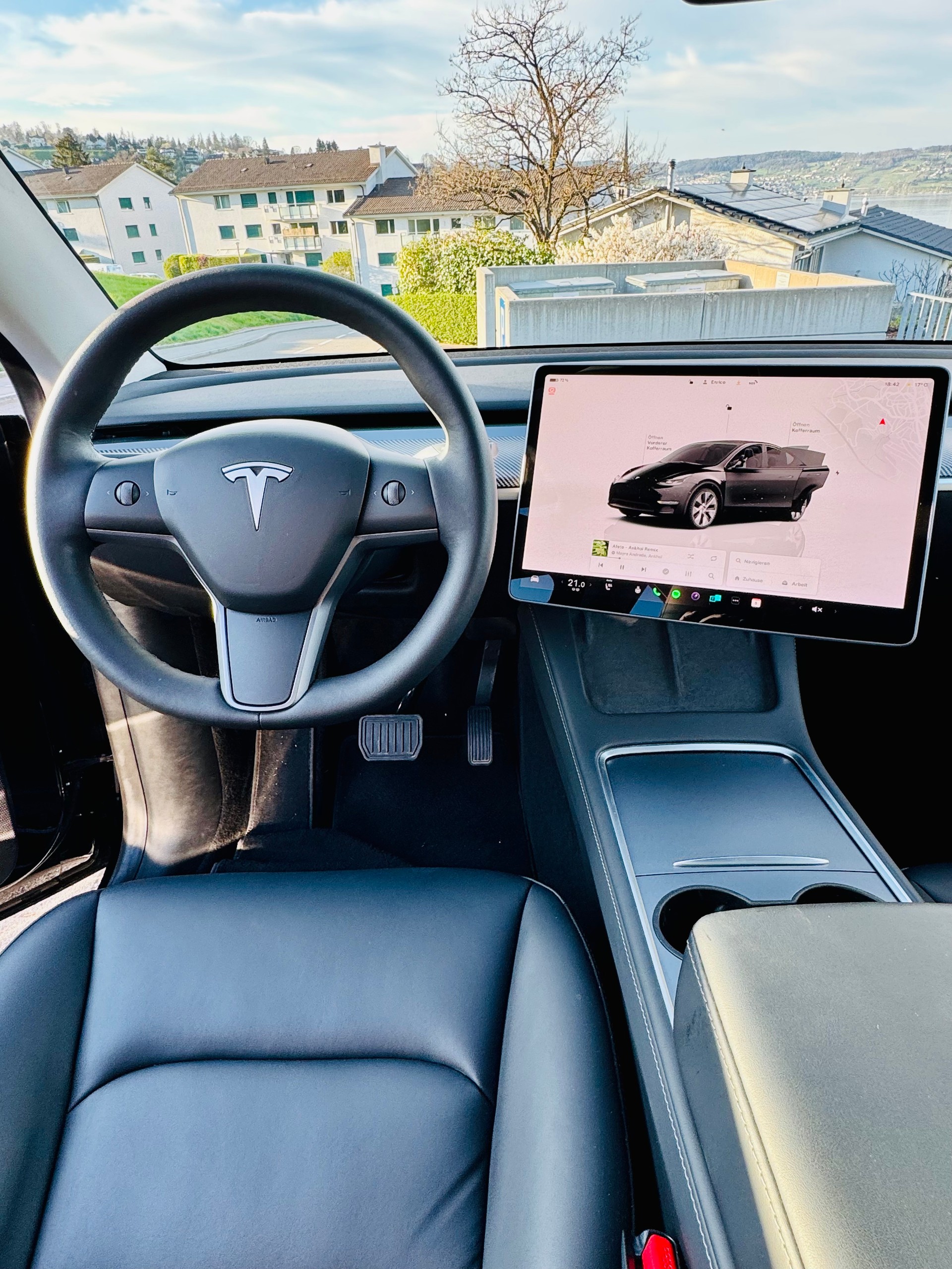 TESLA Model Y Long Range-image-4