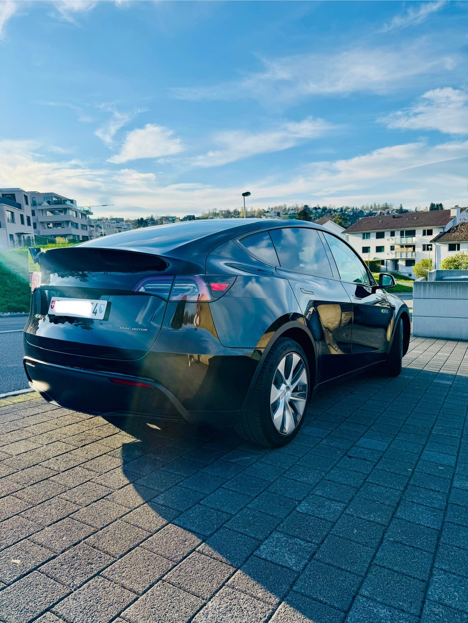 TESLA Model Y Long Range-image-3