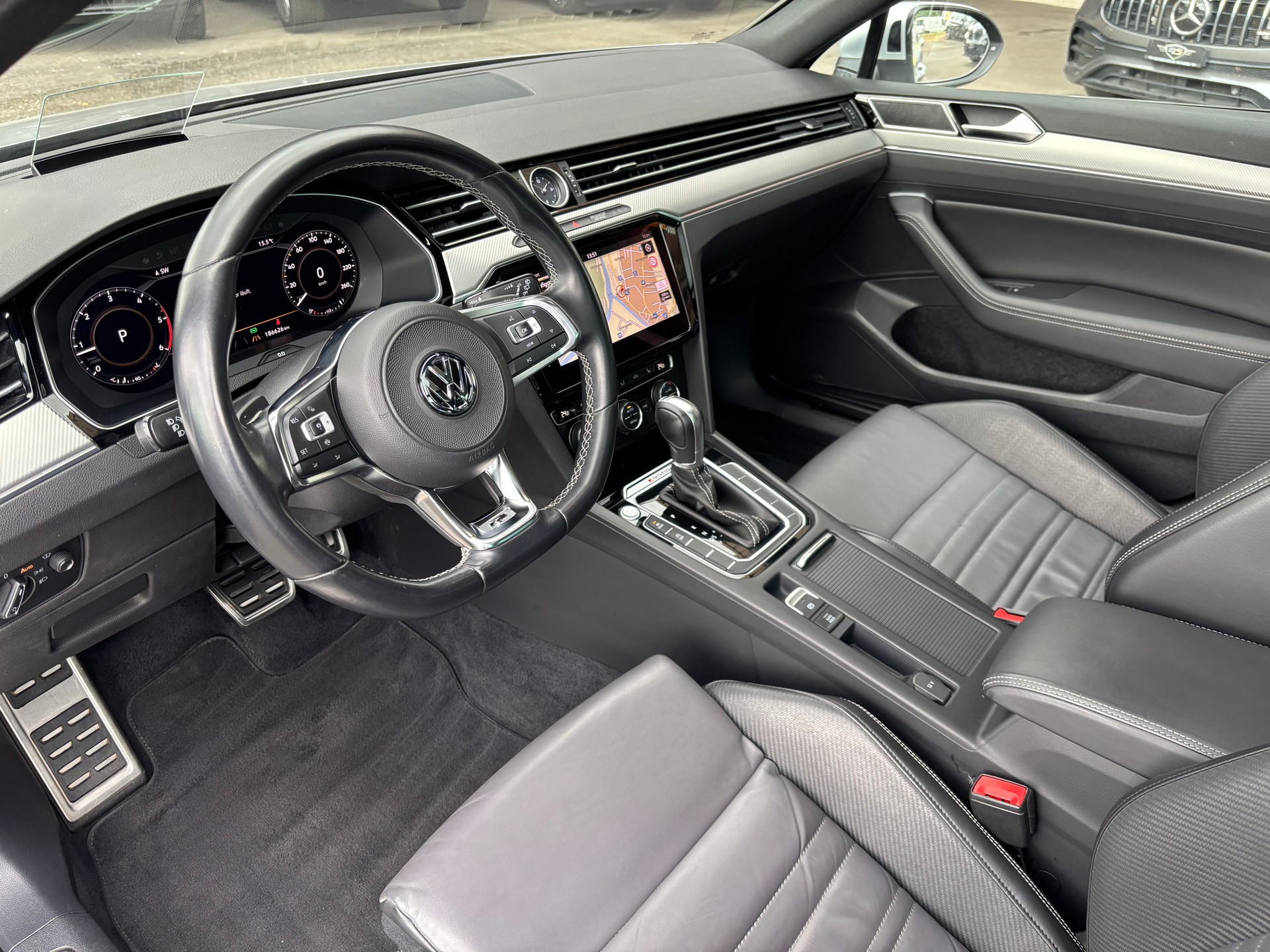 VW Passat Variant 2.0 TDI BMT Highline DSG 4Motion-image-8
