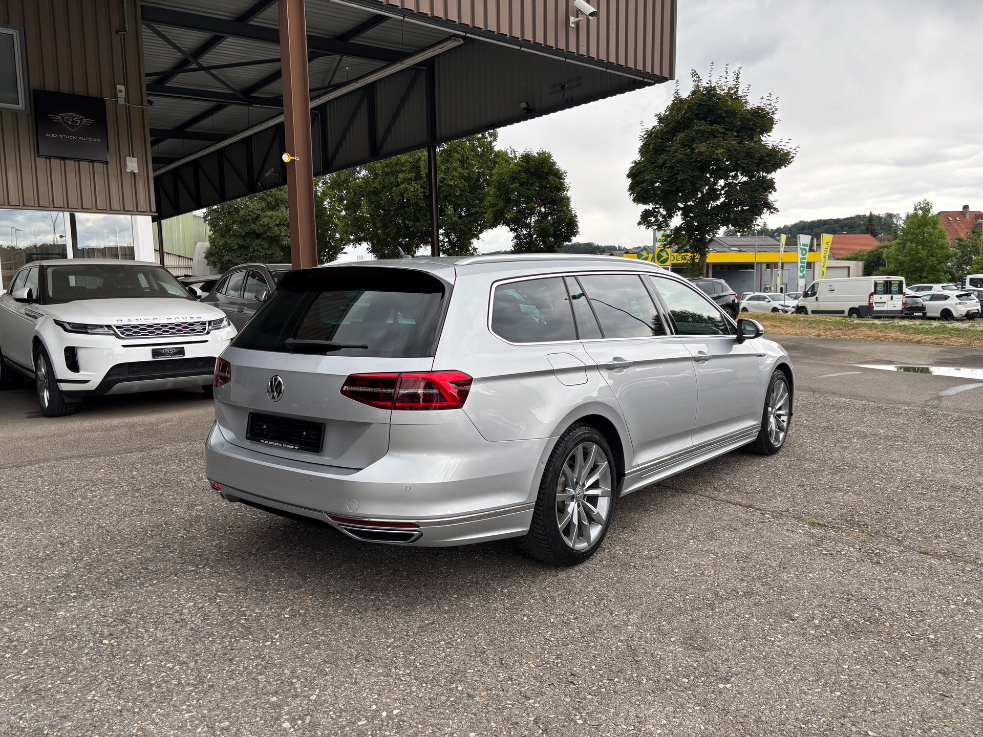 VW Passat Variant 2.0 TDI BMT Highline DSG 4Motion-image-7