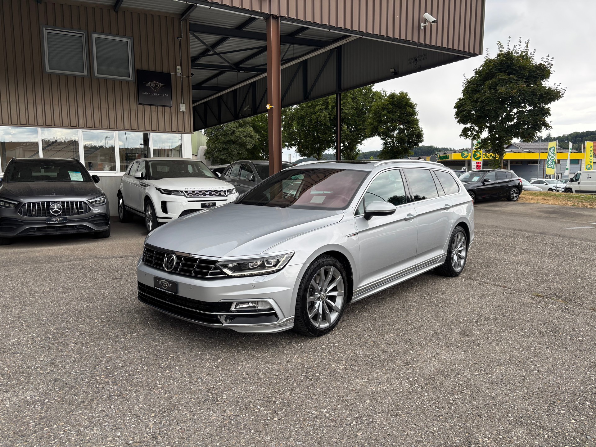 VW Passat Variant 2.0 TDI BMT Highline DSG 4Motion-image-2