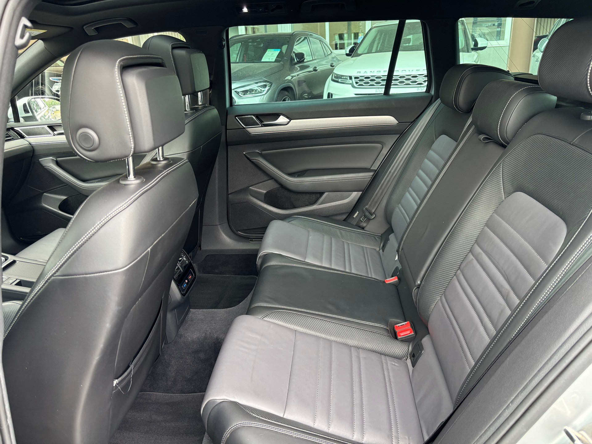 VW Passat Variant 2.0 TDI BMT Highline DSG 4Motion-image-12