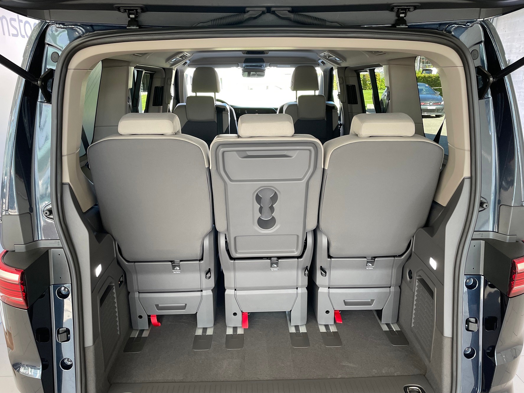 VW Multivan 1.5 eHybrid Liberty 4Motion DSG-image-10