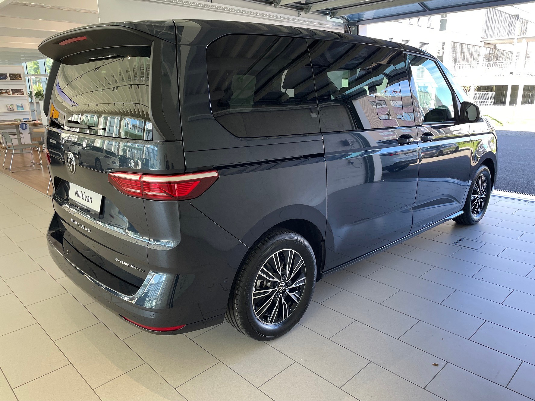 VW Multivan 1.5 eHybrid Liberty 4Motion DSG-image-1