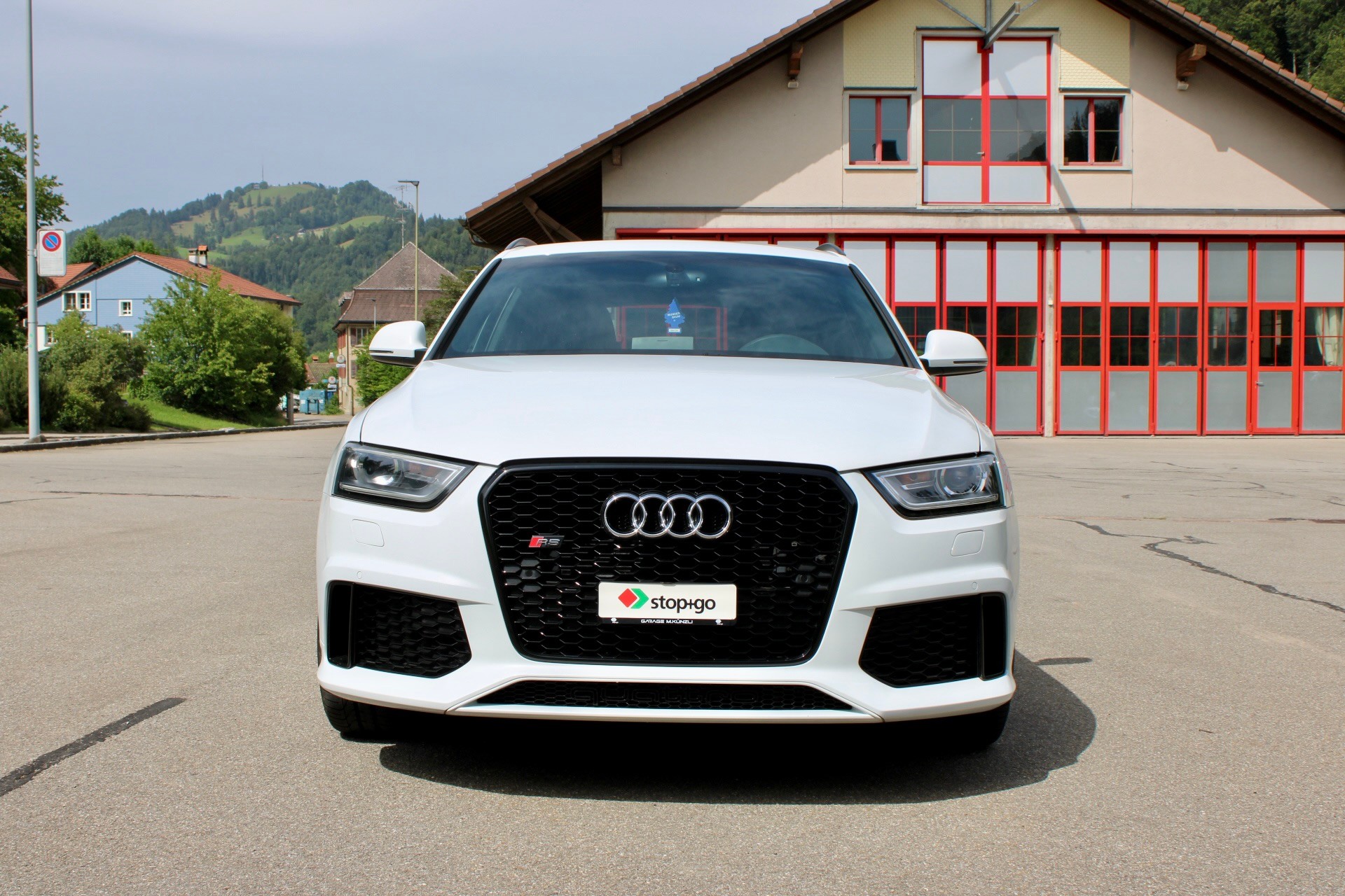 AUDI RS Q3 2.5 TFSI quattro S-tronic-showroom-element-1