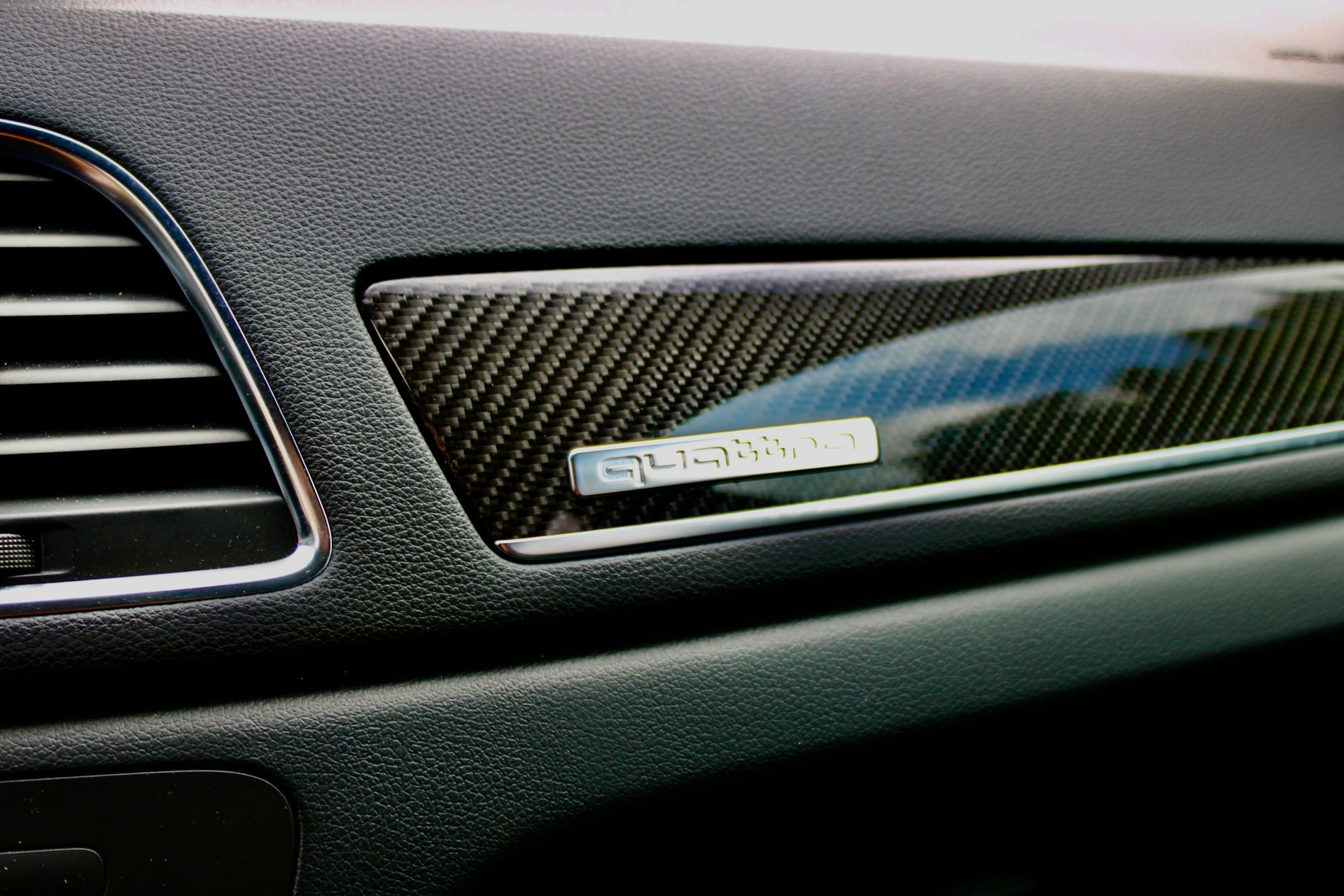 AUDI RS Q3 2.5 TFSI quattro S-tronic-image-15