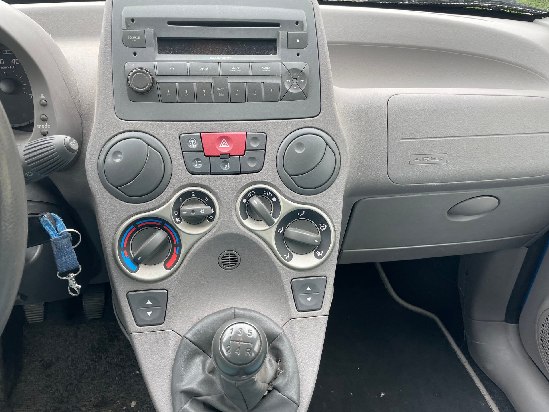 FIAT Panda 1.2 Emotion-image-9
