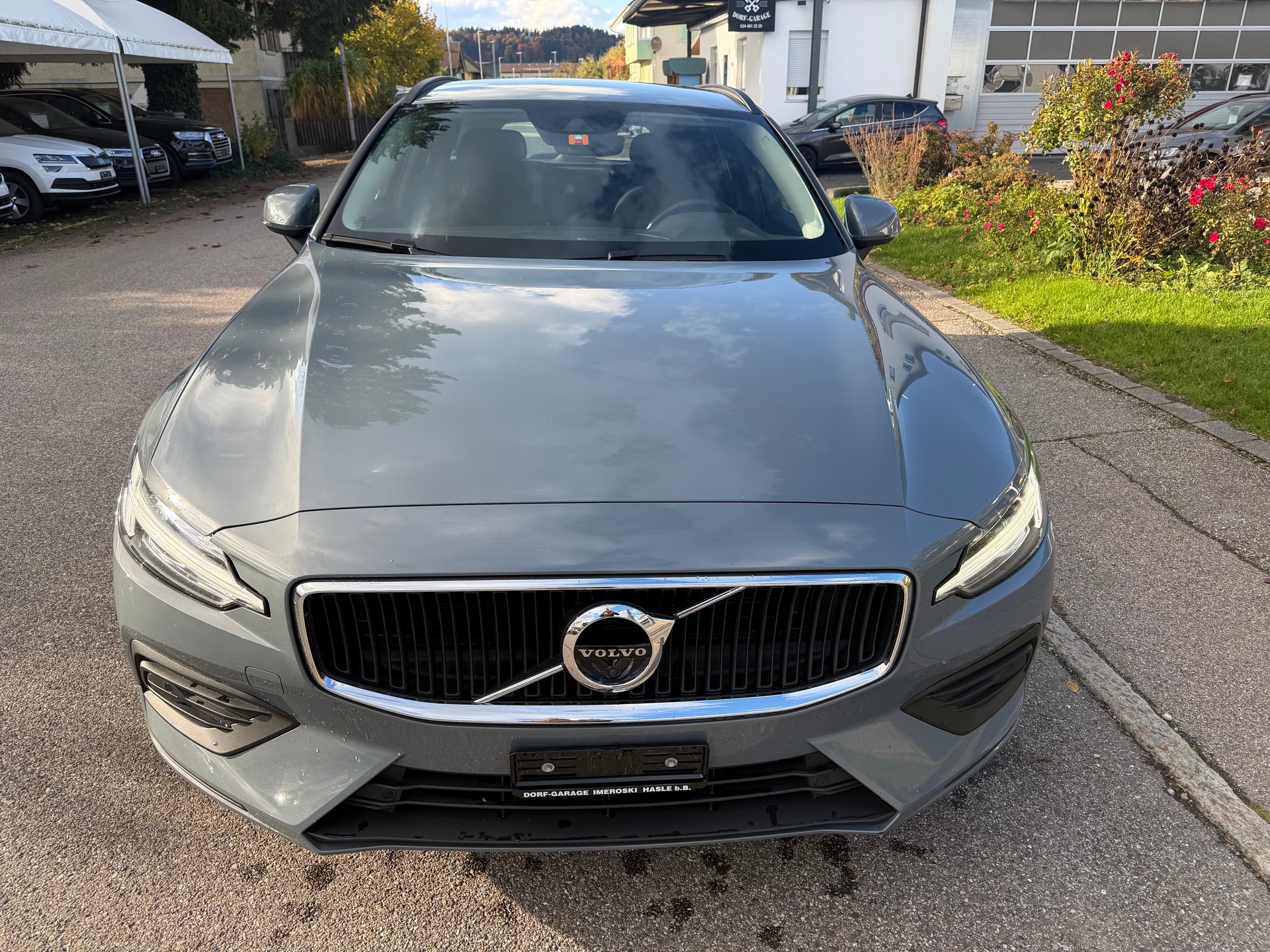 VOLVO V60 B4 Diesel Mild Hybrid Momentum Geartronic-image-1