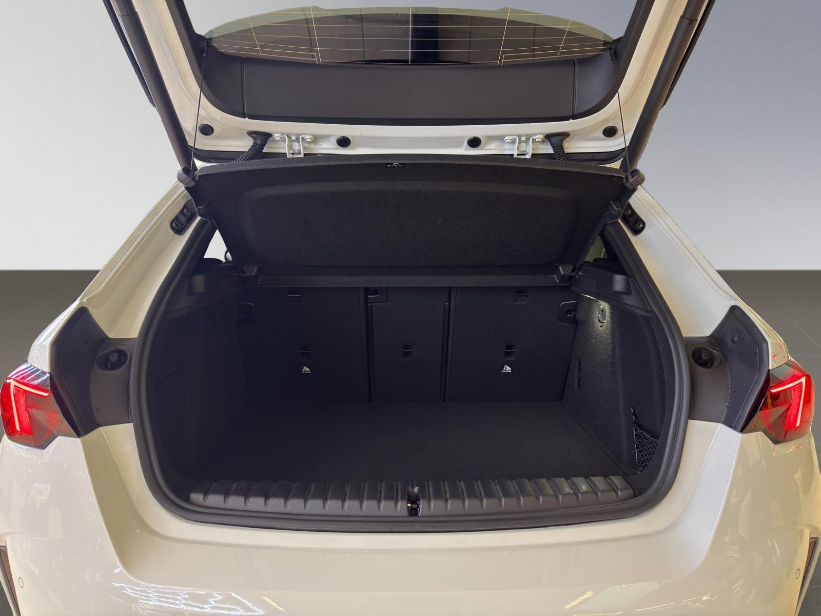 BMW M135i xDrive-image-17