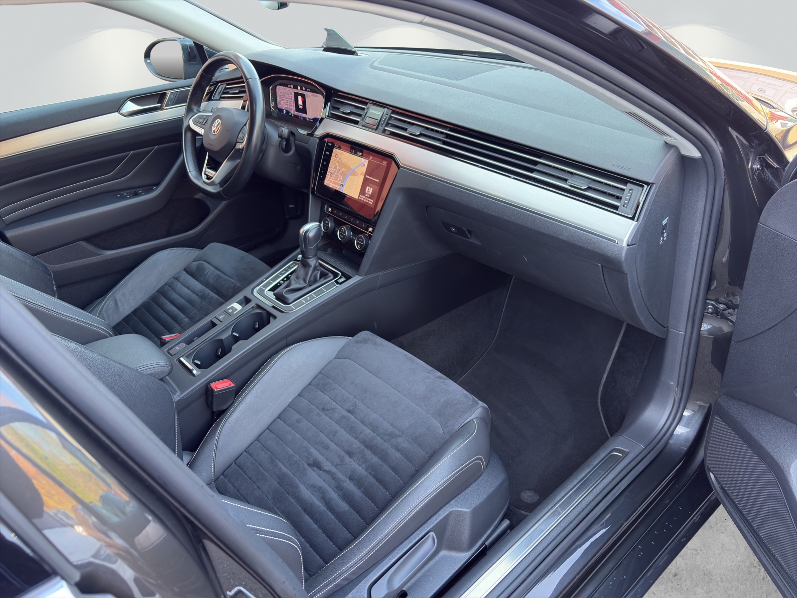 VW Passat 2.0 TDI BMT Elegance 4Motion DSG-image-7