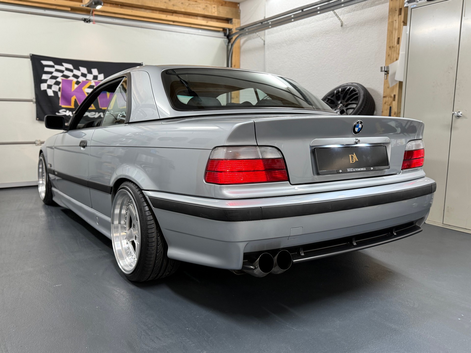 BMW 325i A Cabrio-image-3