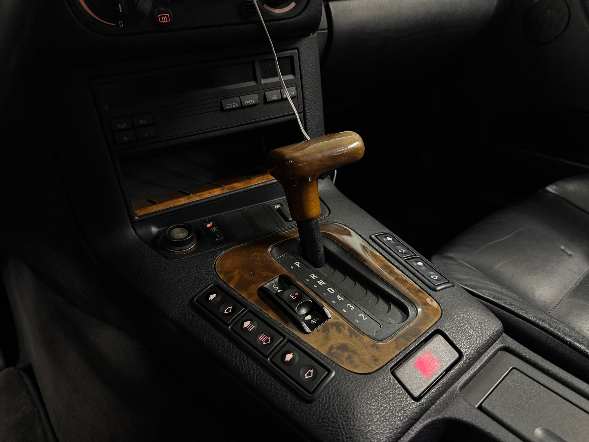 BMW 325i A Cabrio-image-8