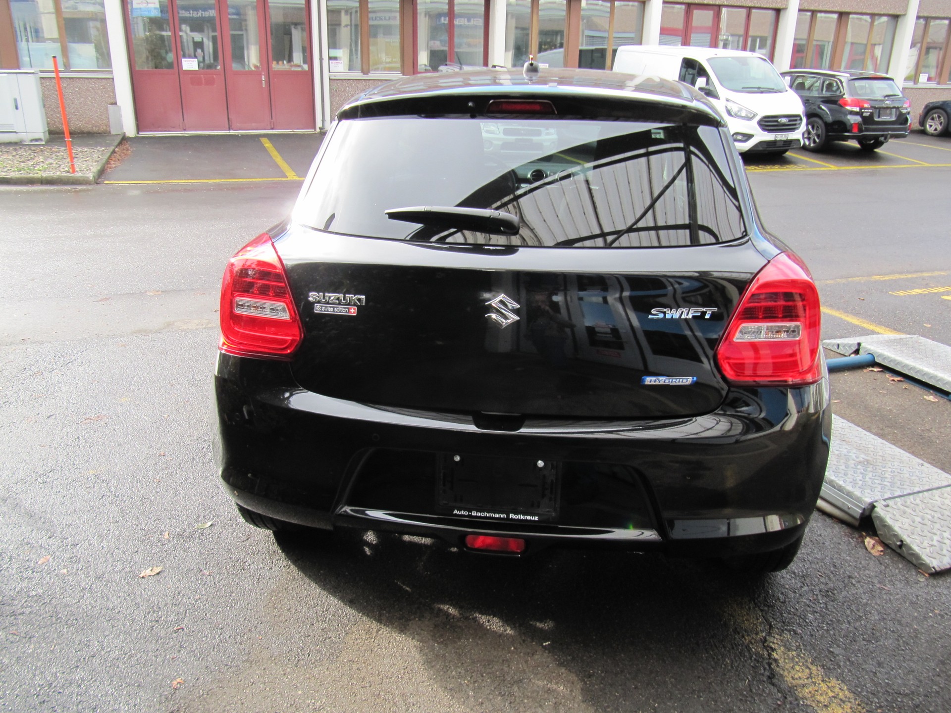 SUZUKI Swift 1.2 Compact Top Hybrid-image-1